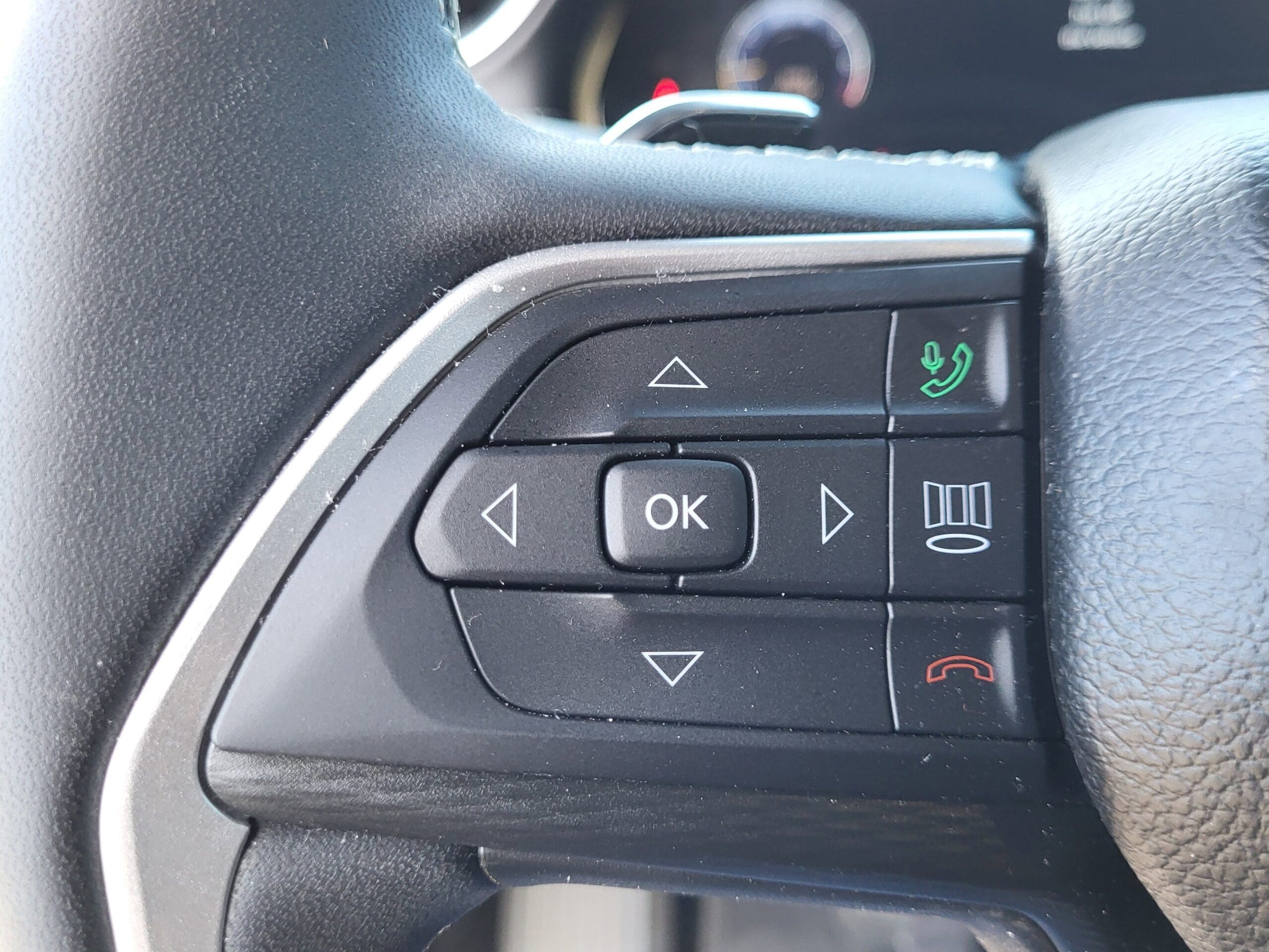 2025 Jeep Grand Cherokee - Image 18