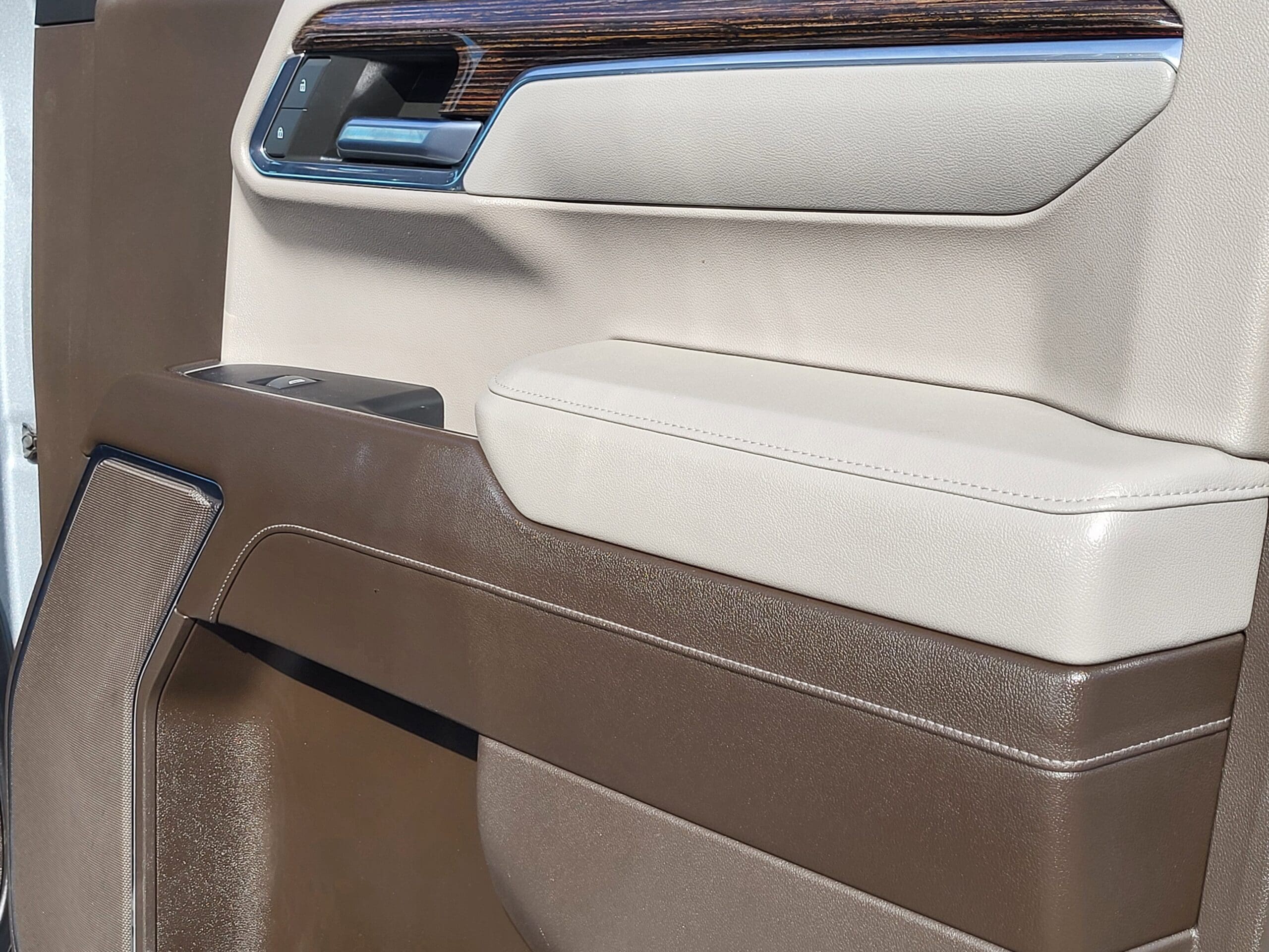 2023 GMC Sierra 1500 - Image 16