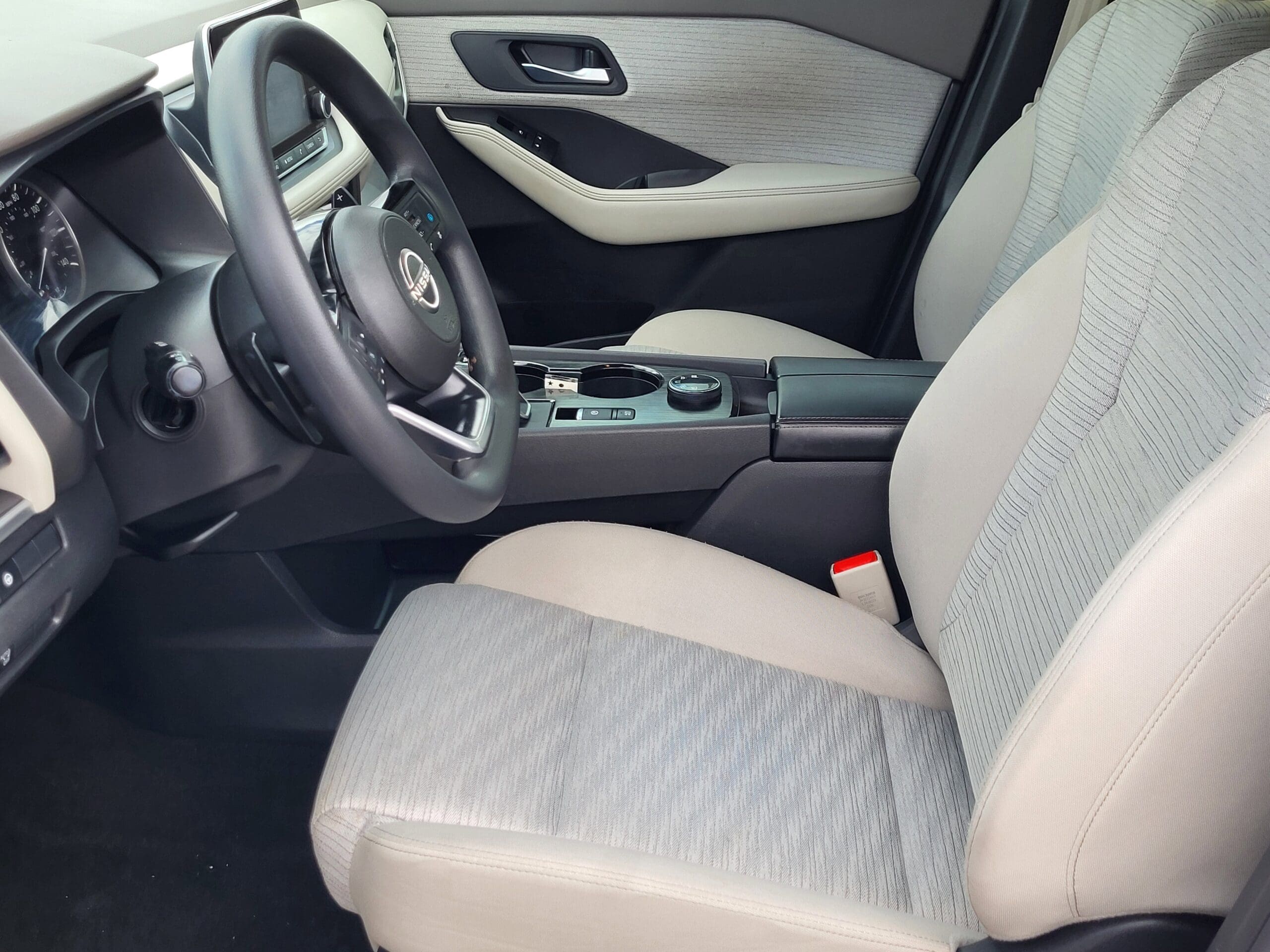 2023 Nissan Rogue - Image 8