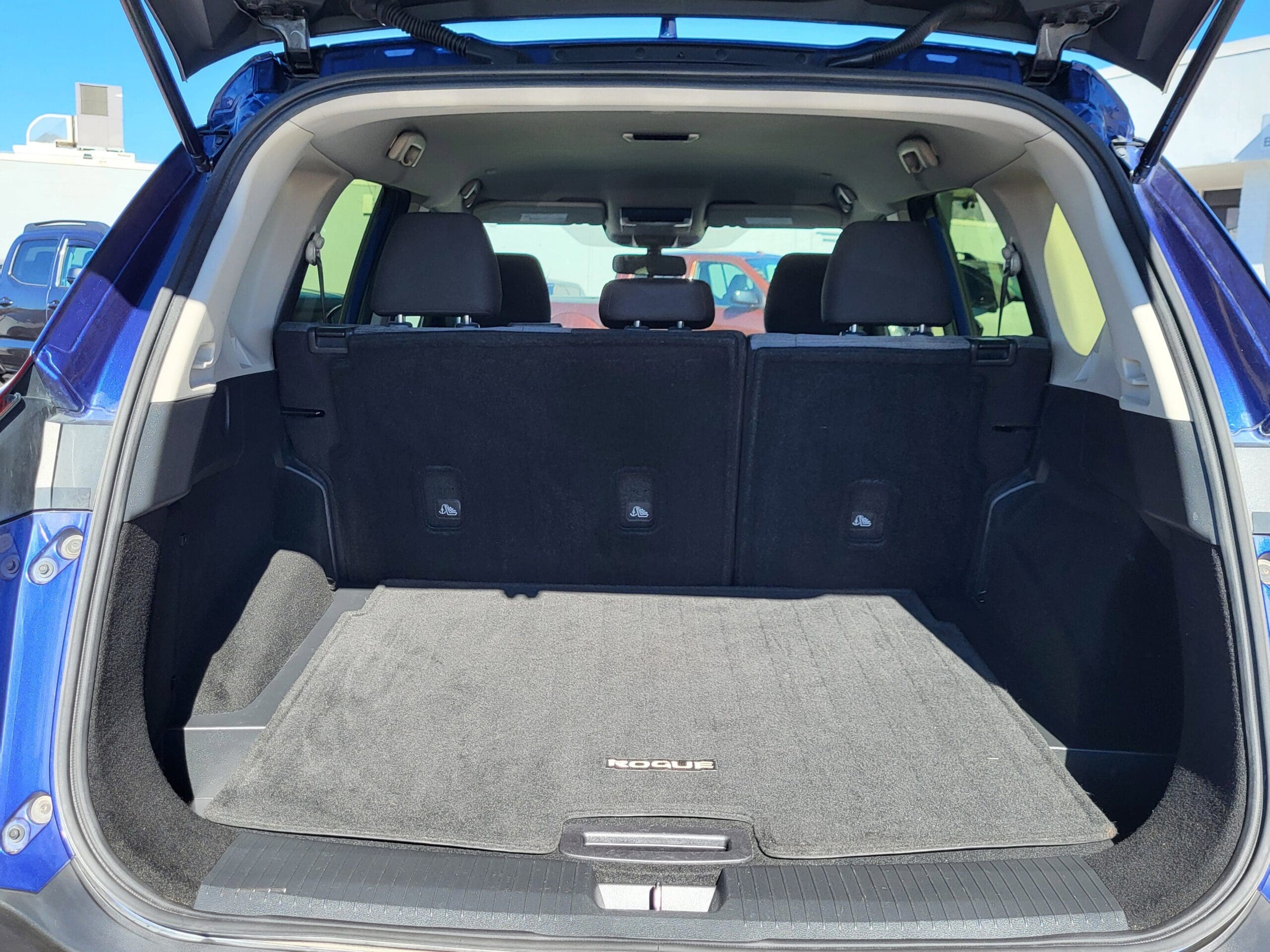 2023 Nissan Rogue - Image 12