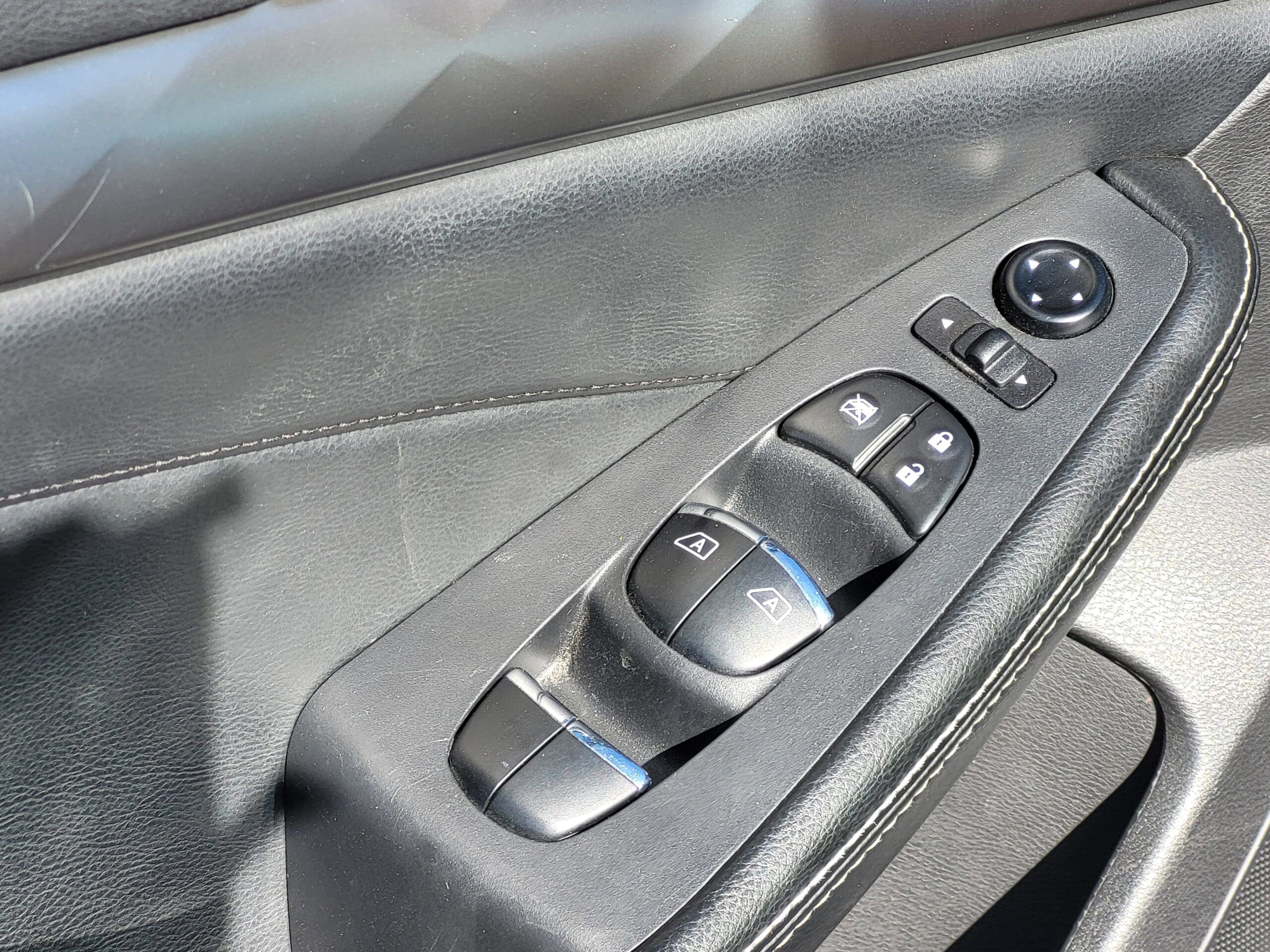 2023 Nissan Maxima - Image 6