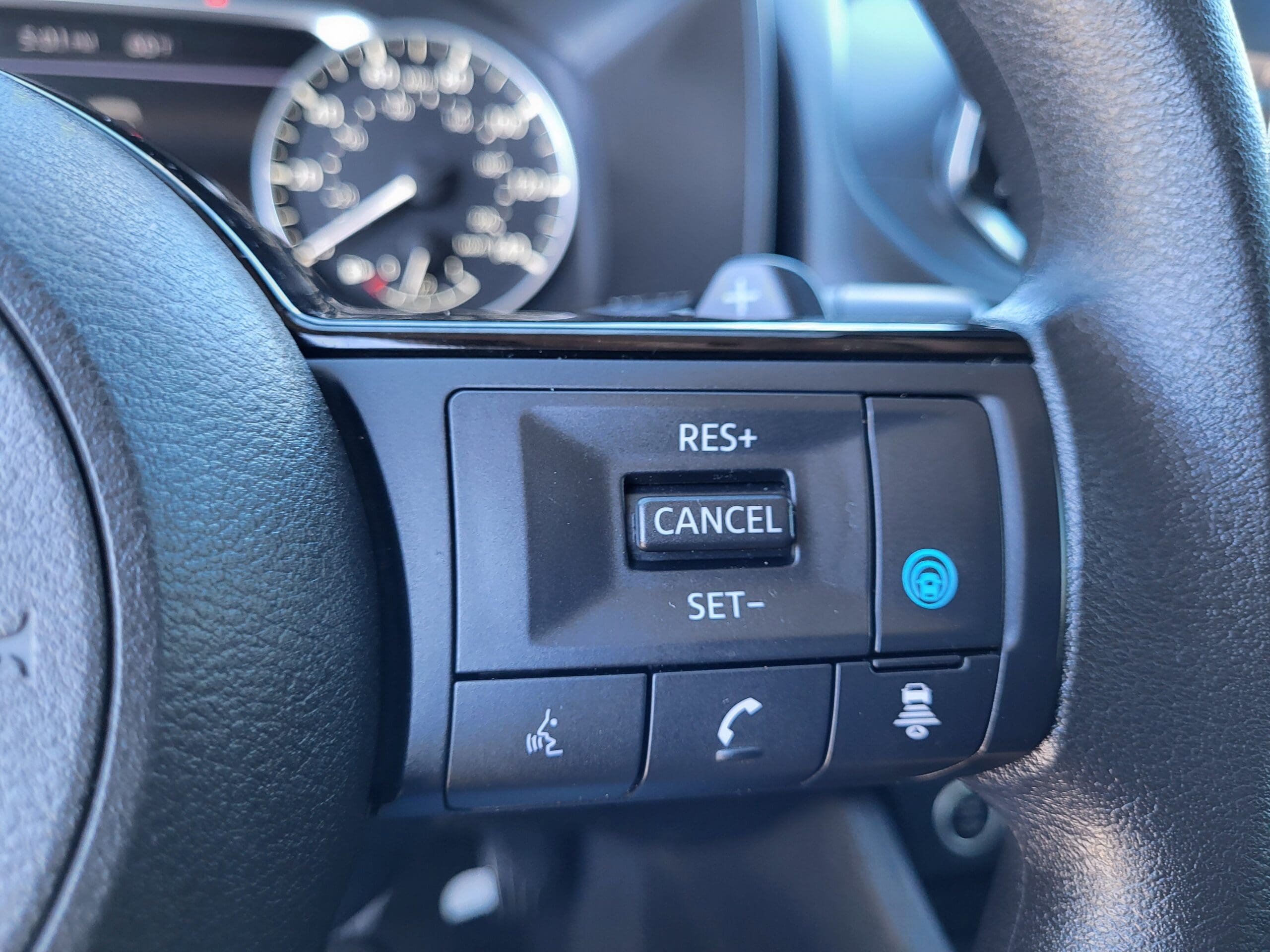 2023 Nissan Rogue - Image 21