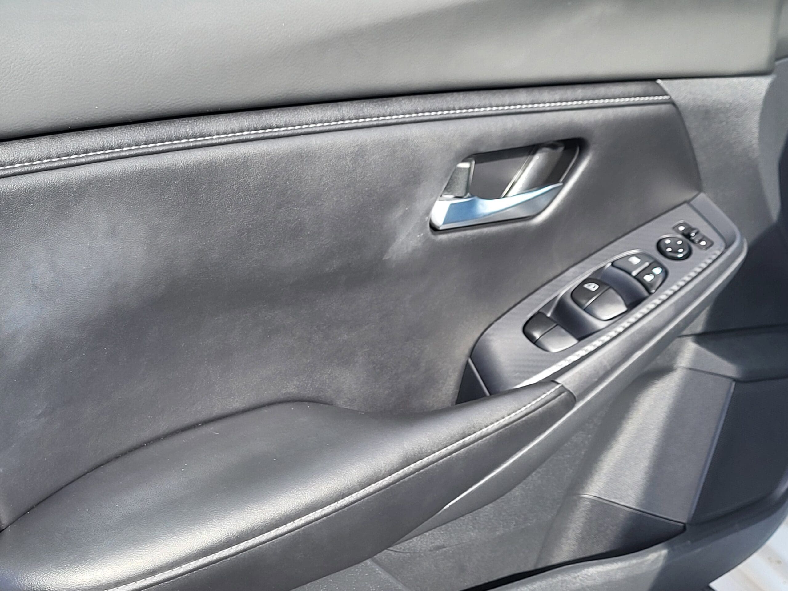 2023 Nissan Sentra - Image 6