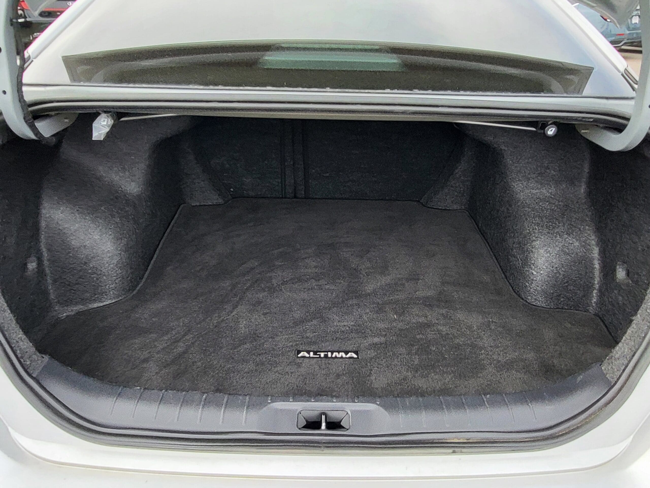 2024 Nissan Altima - Image 12