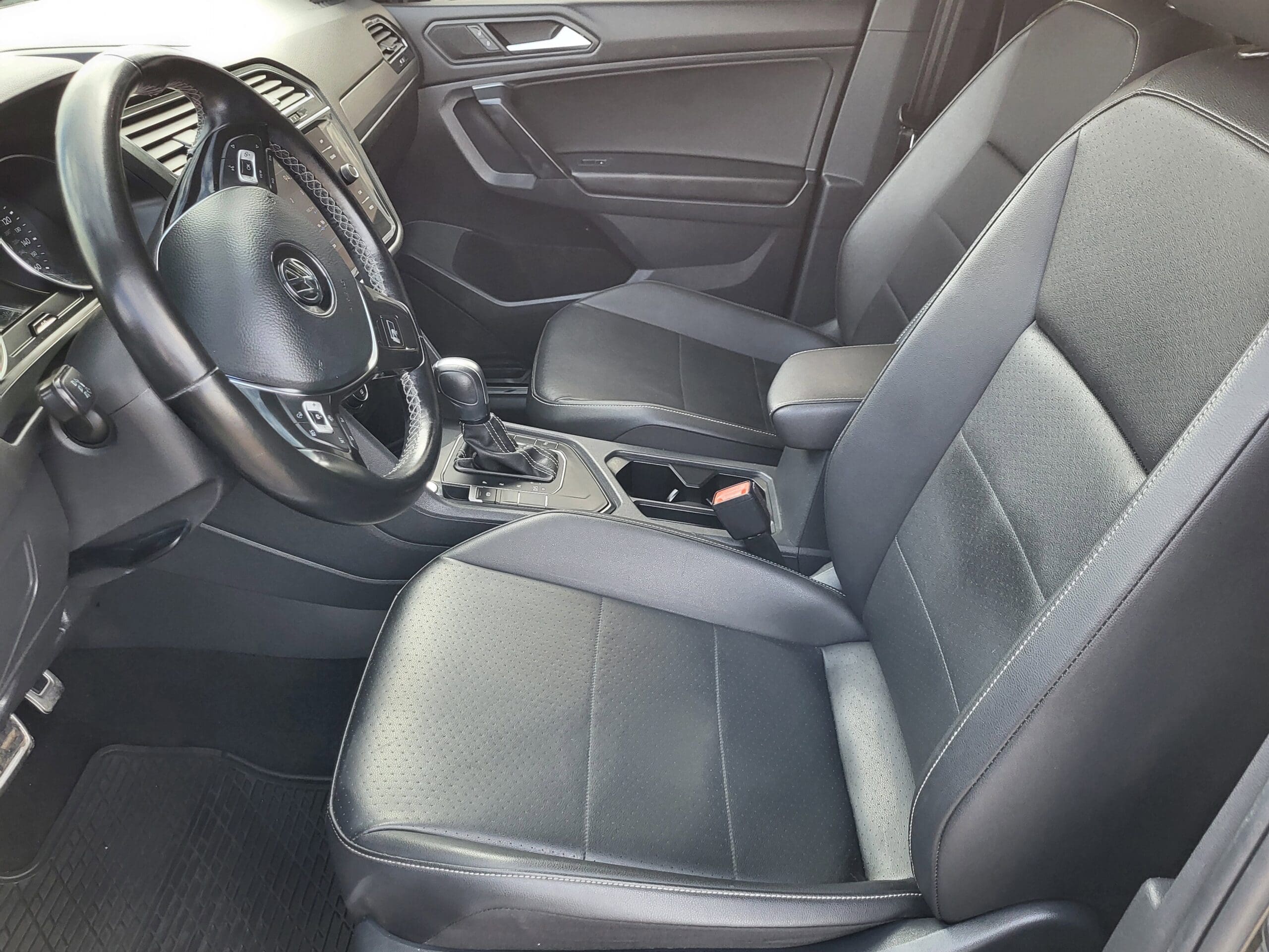 2021 Volkswagen Tiguan - Image 8