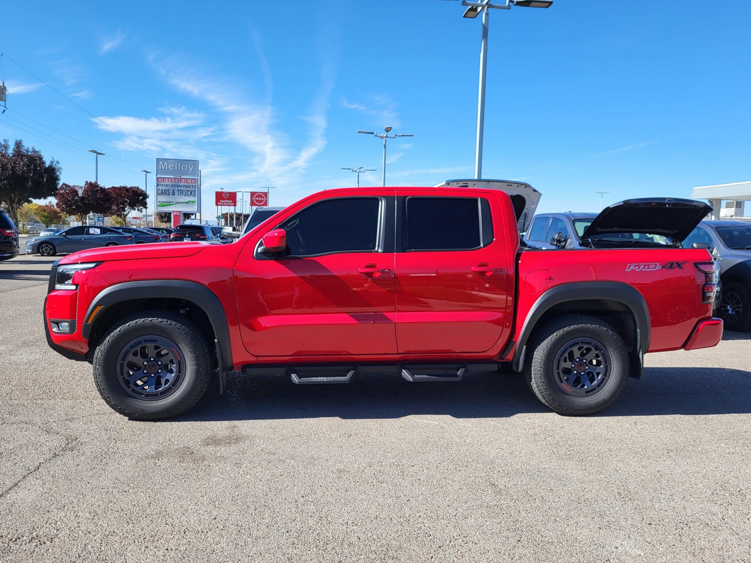 2025 Nissan Frontier - Image 2