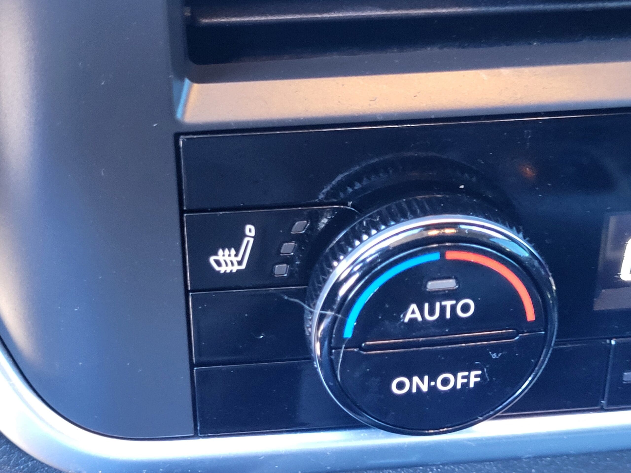 2024 Nissan Rogue - Image 25