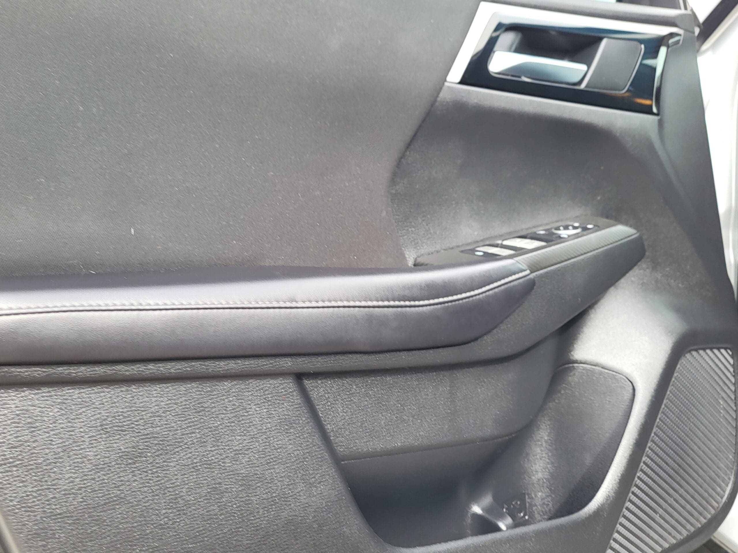 2022 Mitsubishi Outlander - Image 6