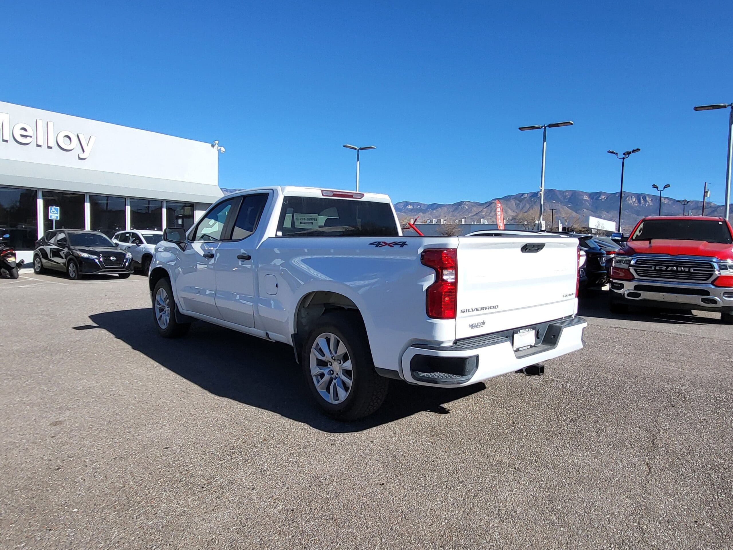 2022 Chevrolet Silverado 1500 - Image 3
