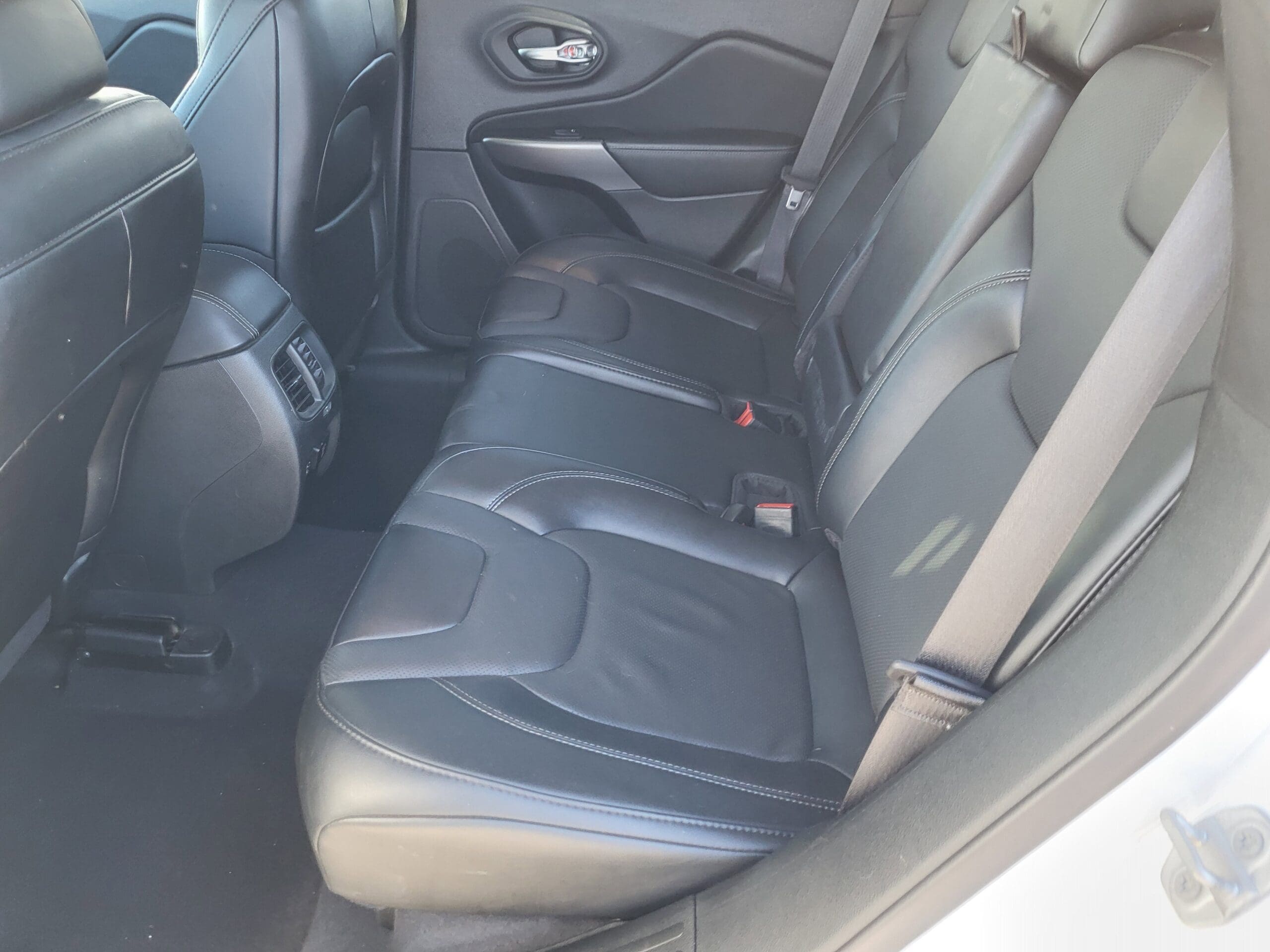 2022 Jeep Cherokee - Image 9