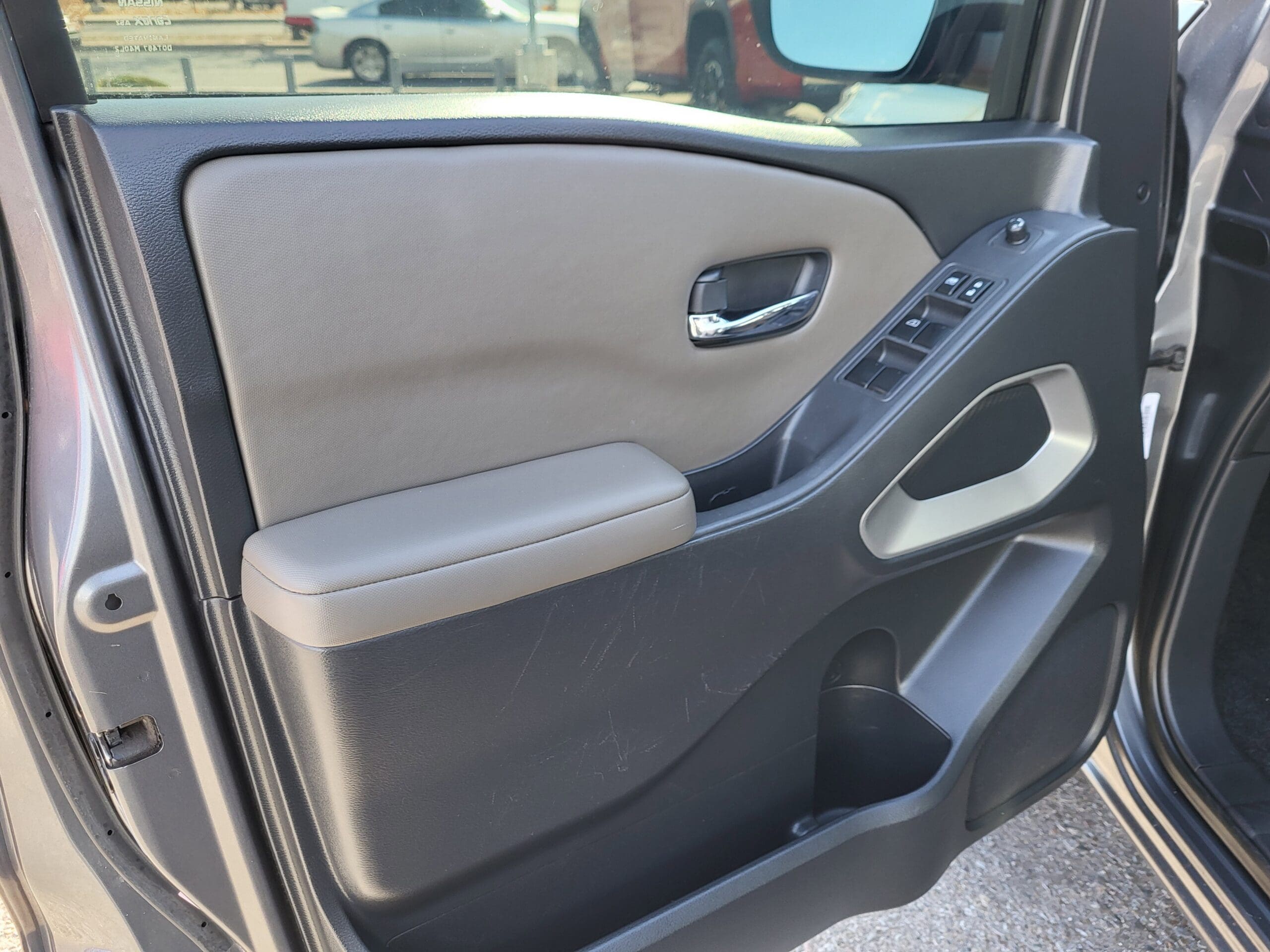 2023 Nissan Frontier - Image 8