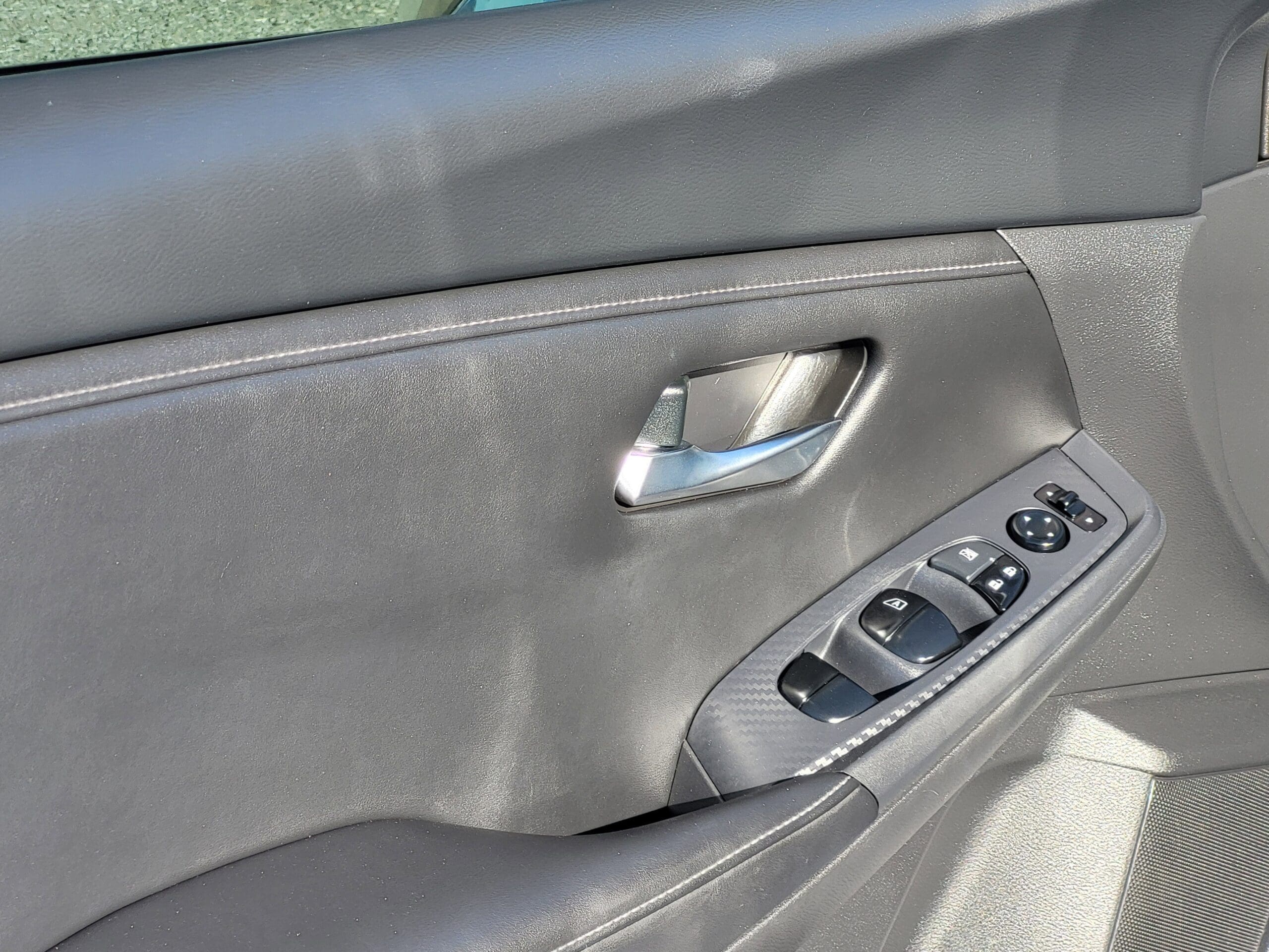 2023 Nissan Sentra - Image 6