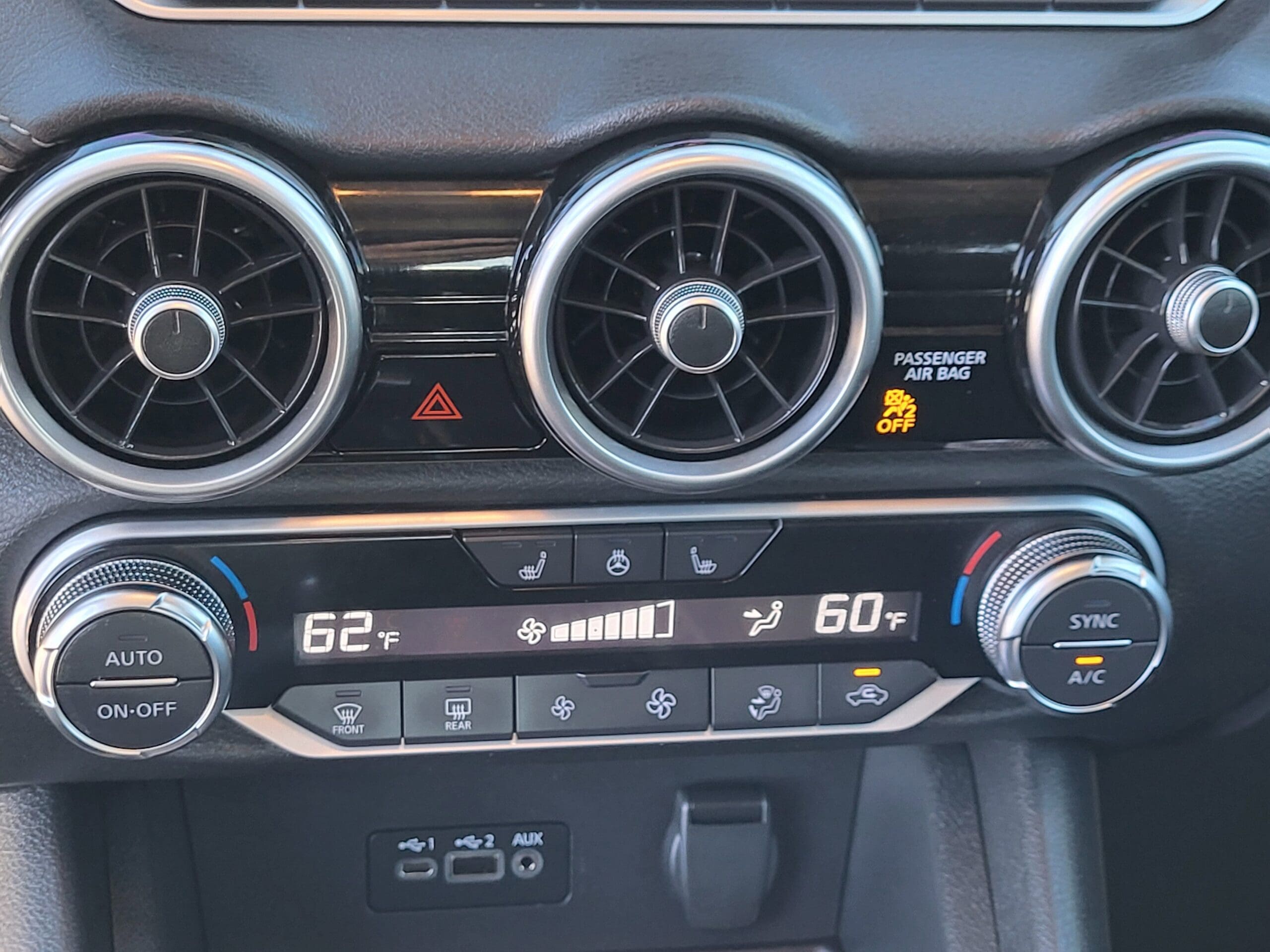 2023 Nissan Sentra - Image 25