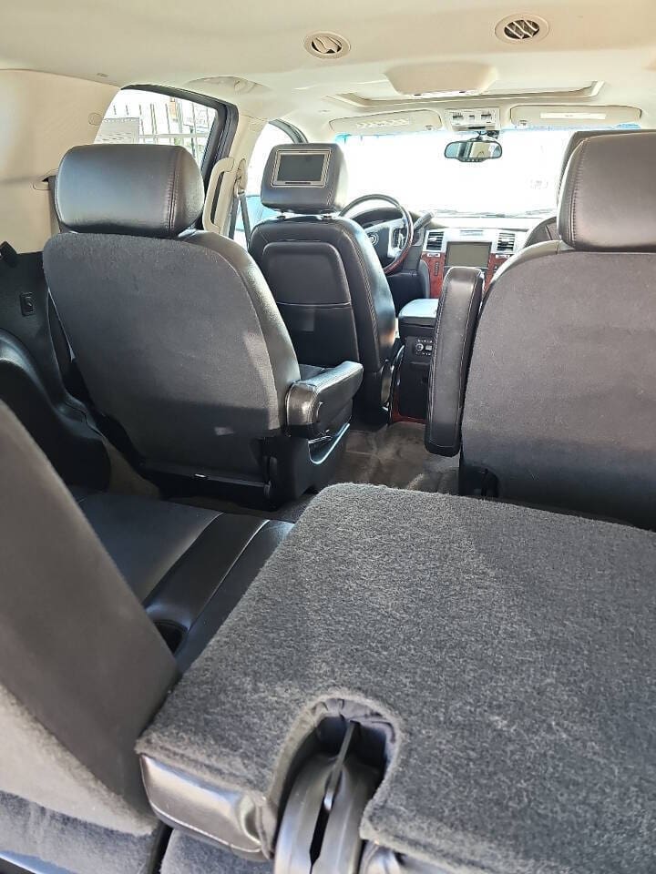 2007 Cadillac Escalade - Image 12