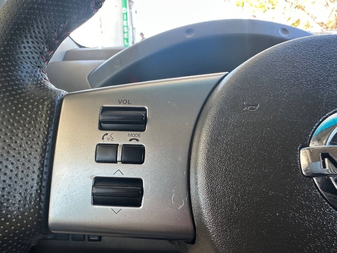 2010 Nissan Frontier - Image 16