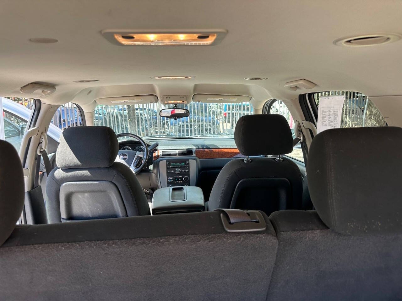 2011 GMC Yukon - Image 12