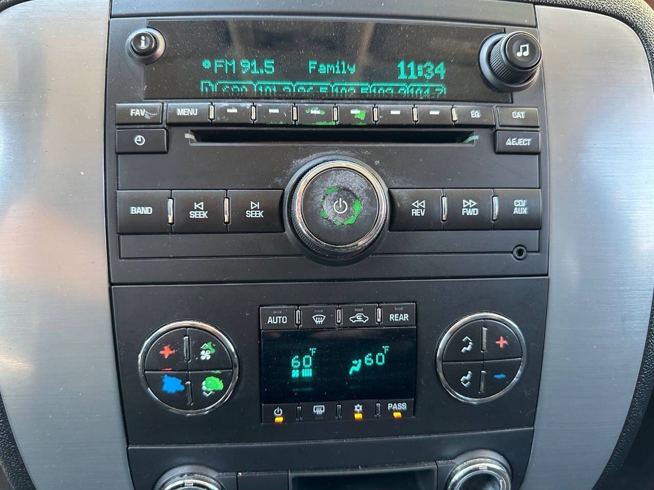 2011 GMC Yukon - Image 13