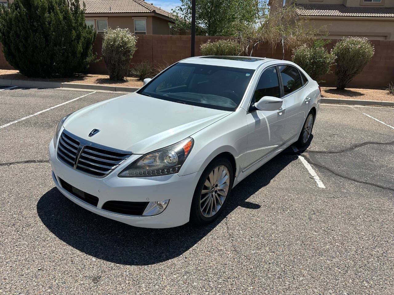 2012 Hyundai Equus - Image 2