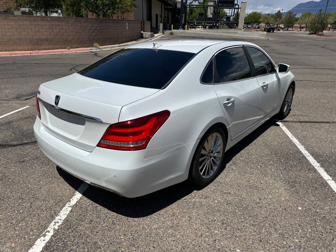 2012 Hyundai Equus - Image 7