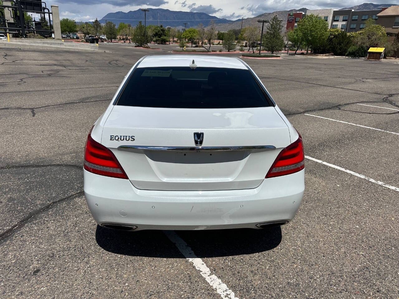 2012 Hyundai Equus - Image 8