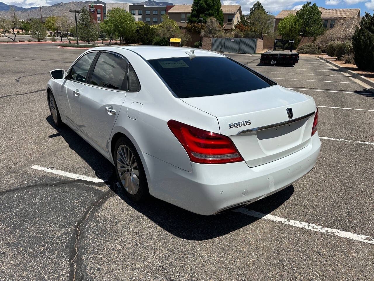 2012 Hyundai Equus - Image 9