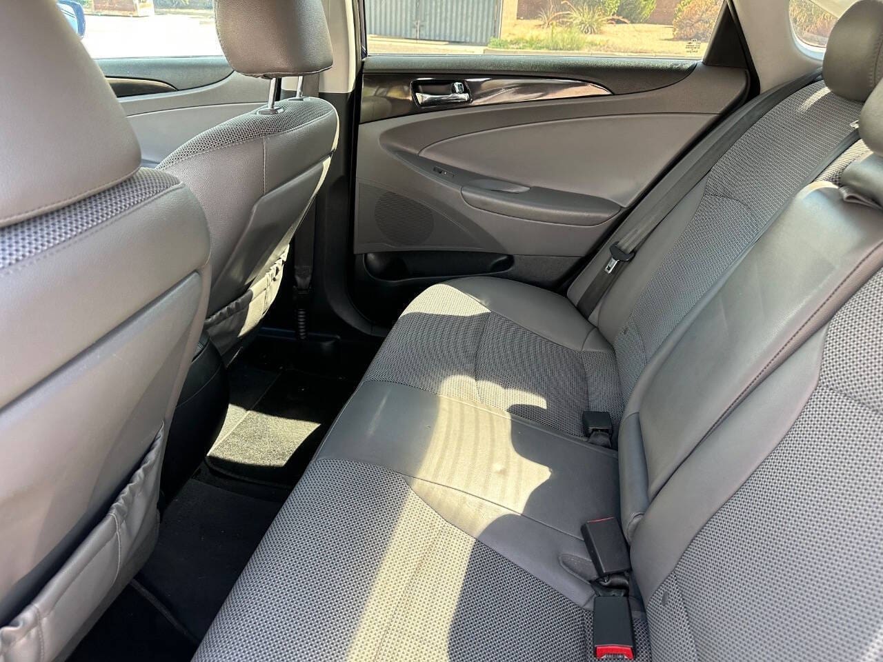 2014 Hyundai Sonata - Image 11