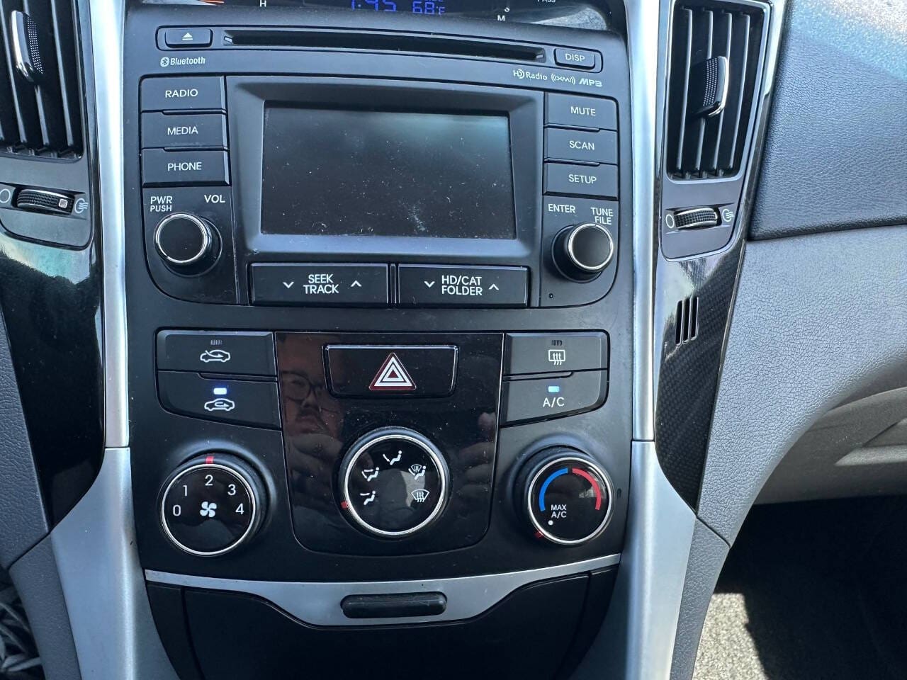 2014 Hyundai Sonata - Image 13