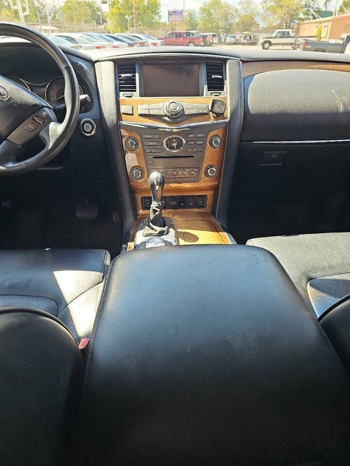 2014 Infiniti QX80 - Image 6