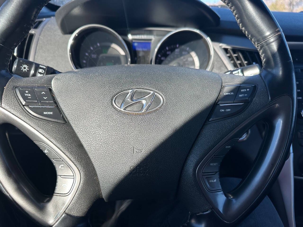 2015 Hyundai Sonata Hybrid - Image 12