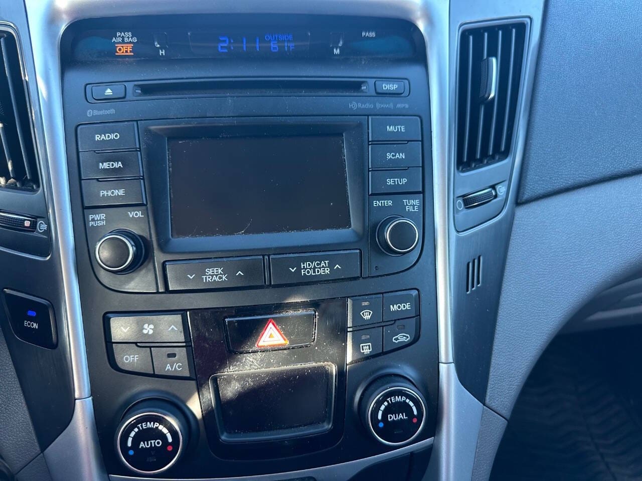 2015 Hyundai Sonata Hybrid - Image 14