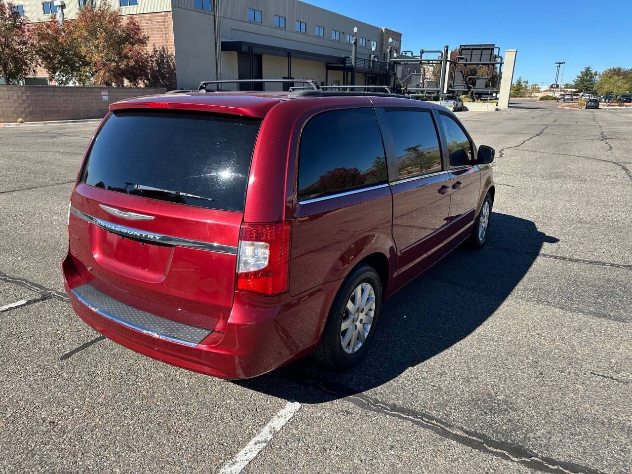 2016 Chrysler Town and Country - Image 7
