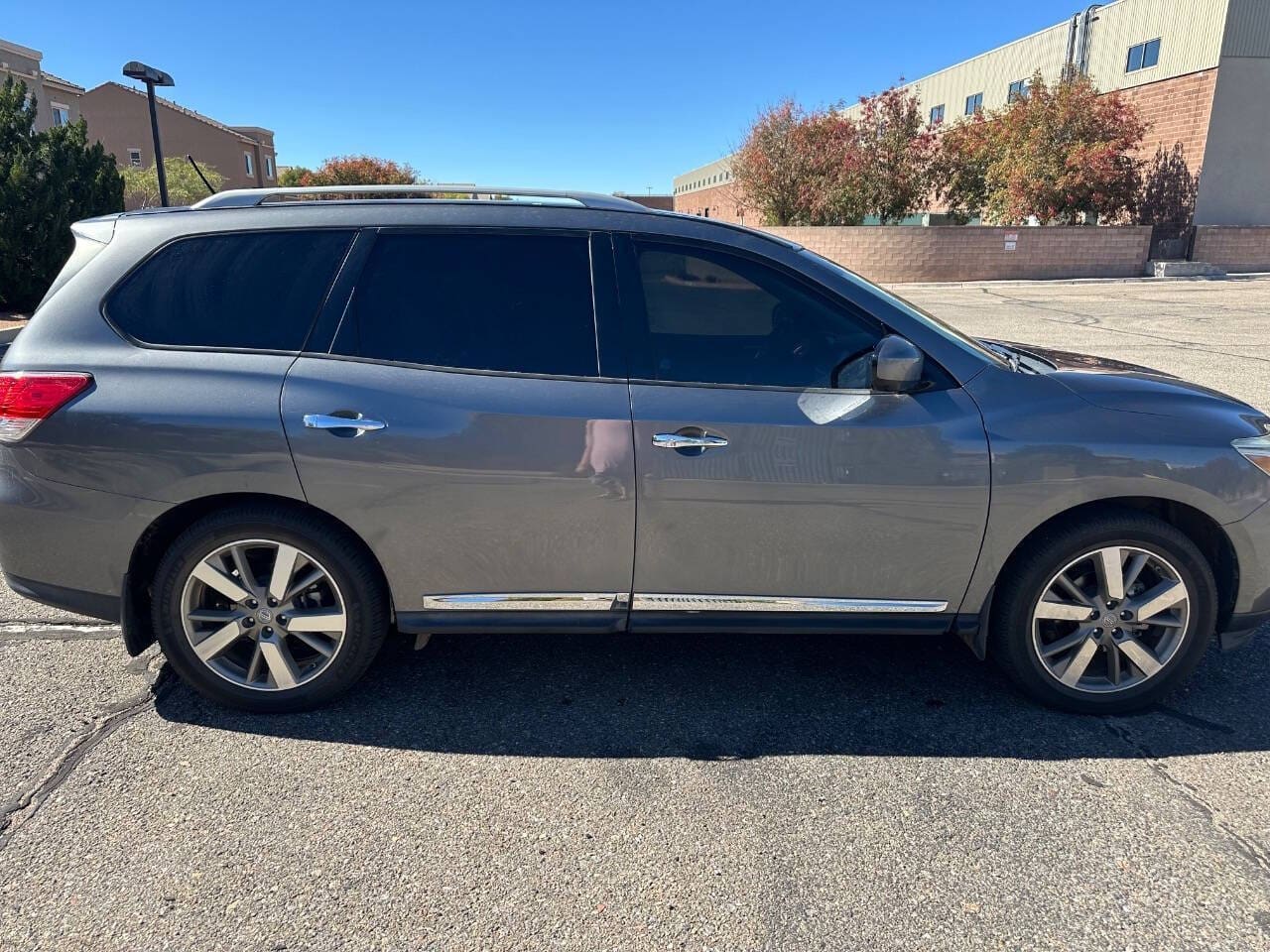 2016 Nissan Pathfinder - Image 6