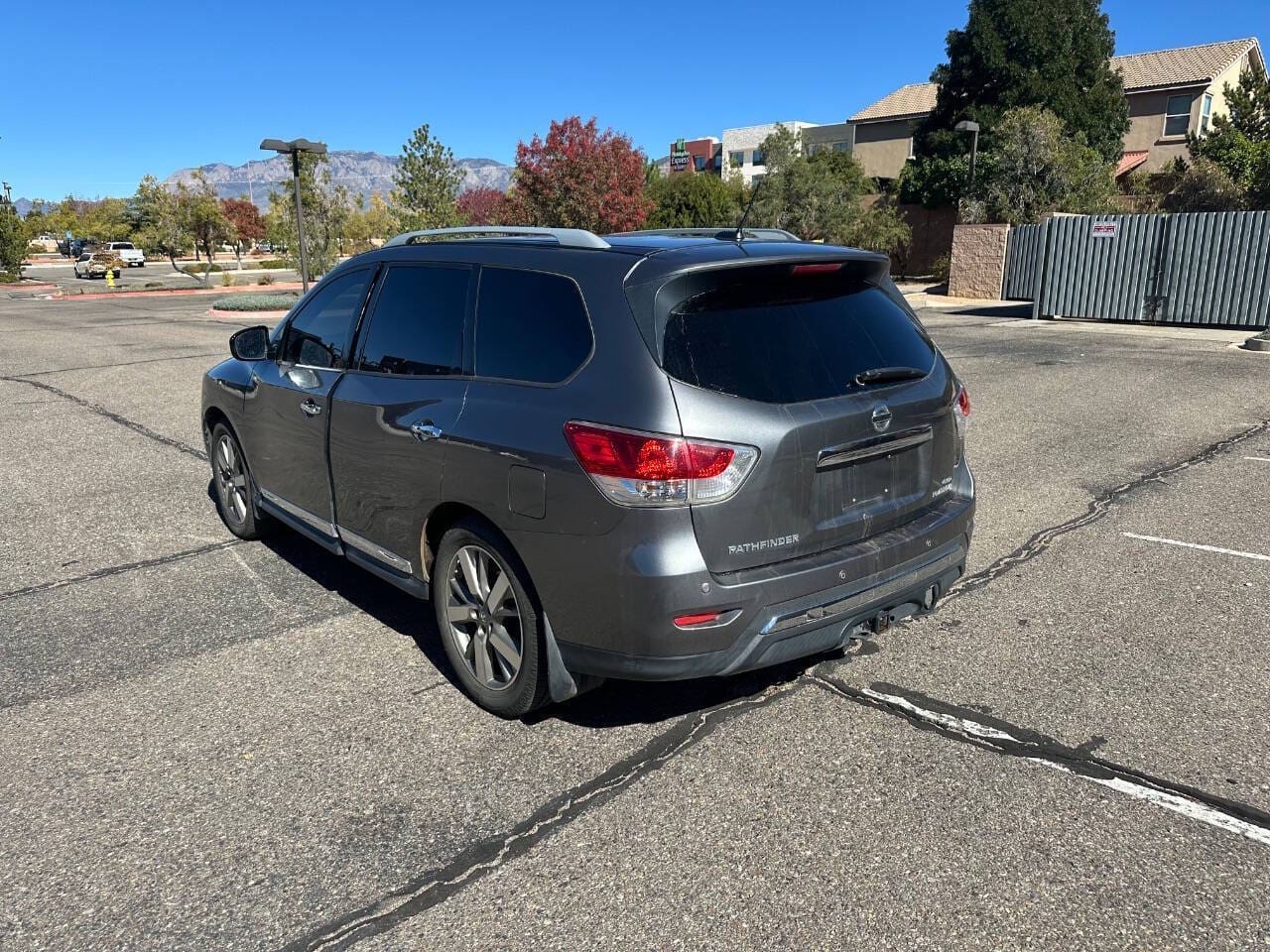 2016 Nissan Pathfinder - Image 8