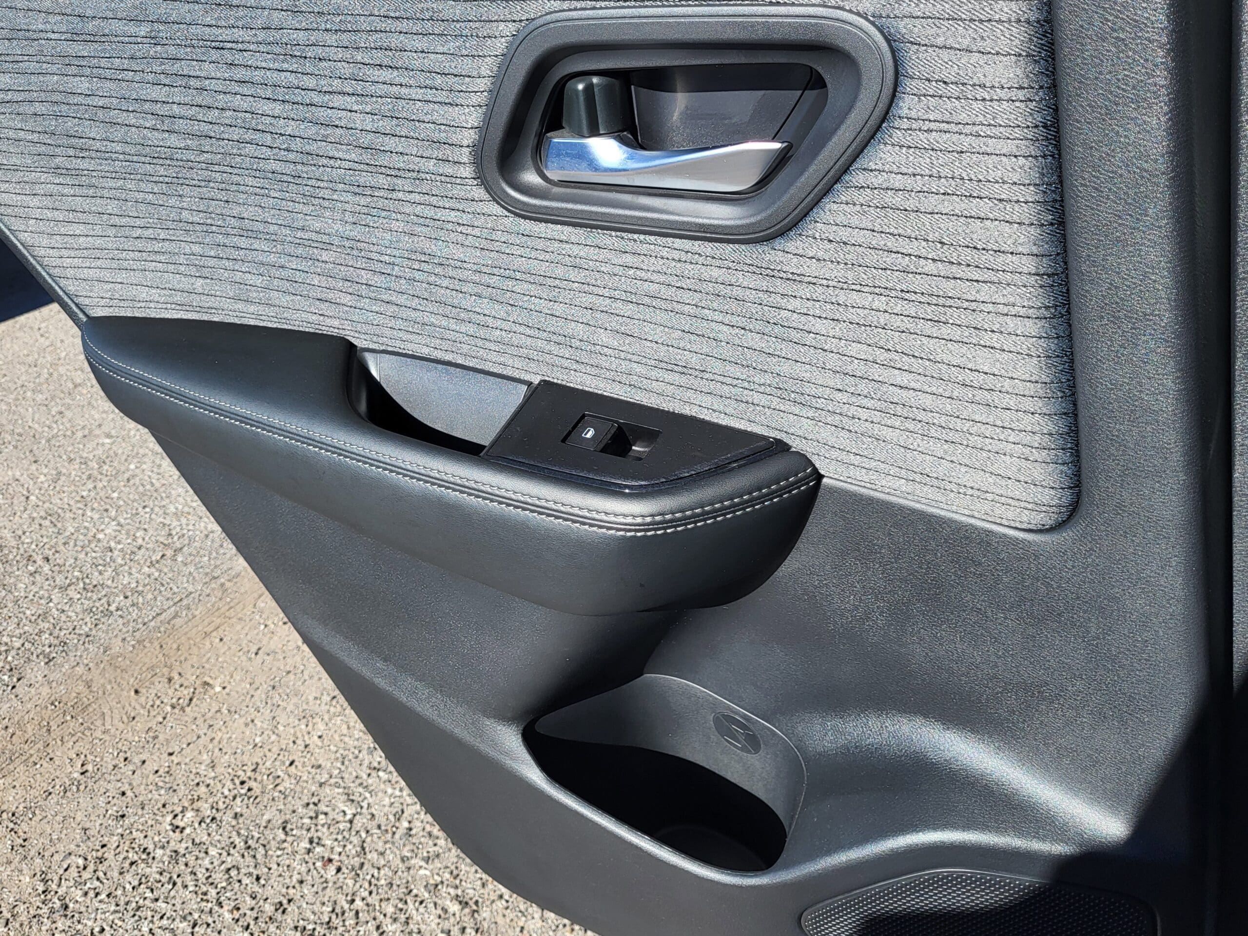 2023 Nissan Rogue - Image 10