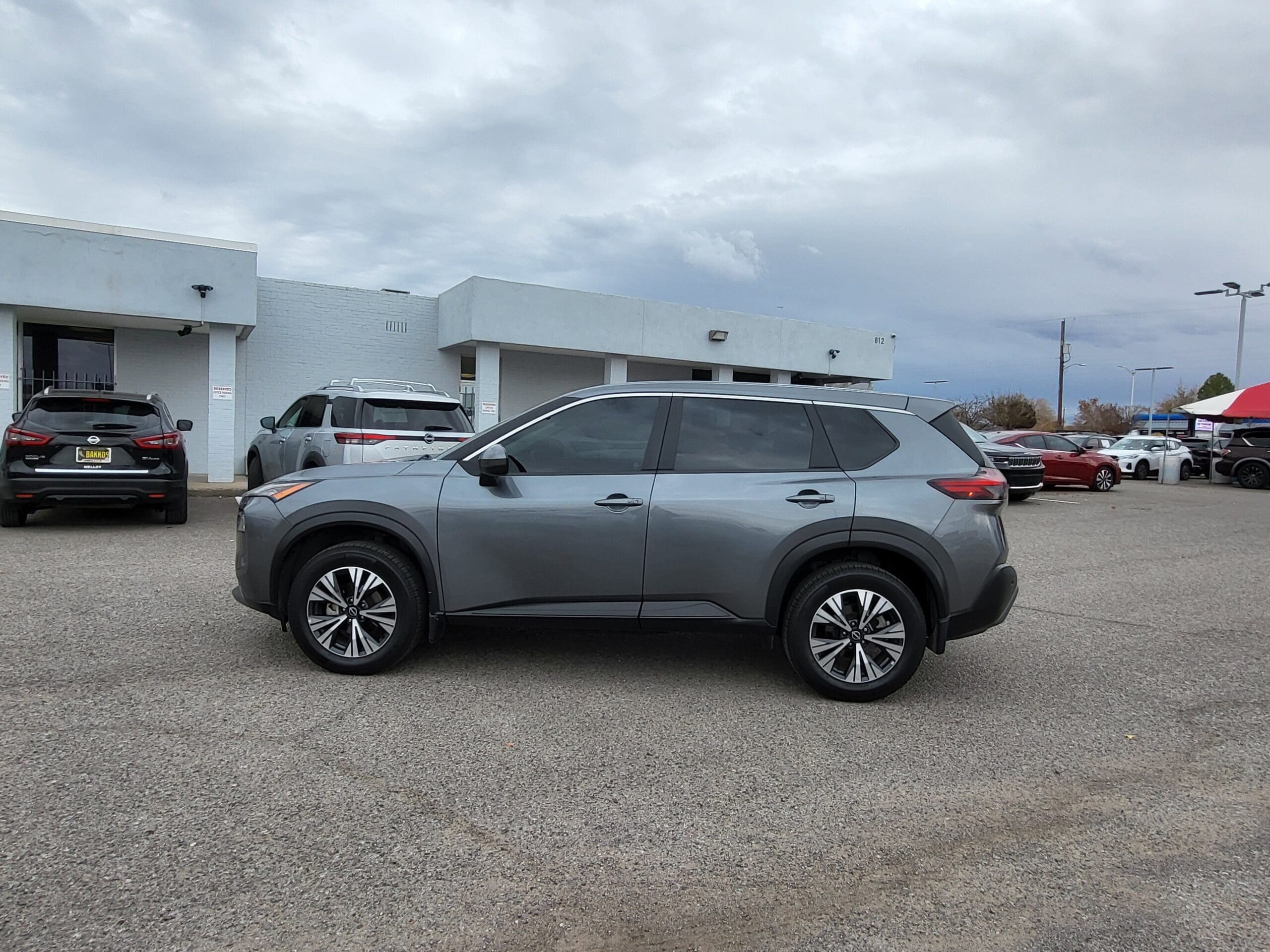 2022 Nissan Rogue - Image 2