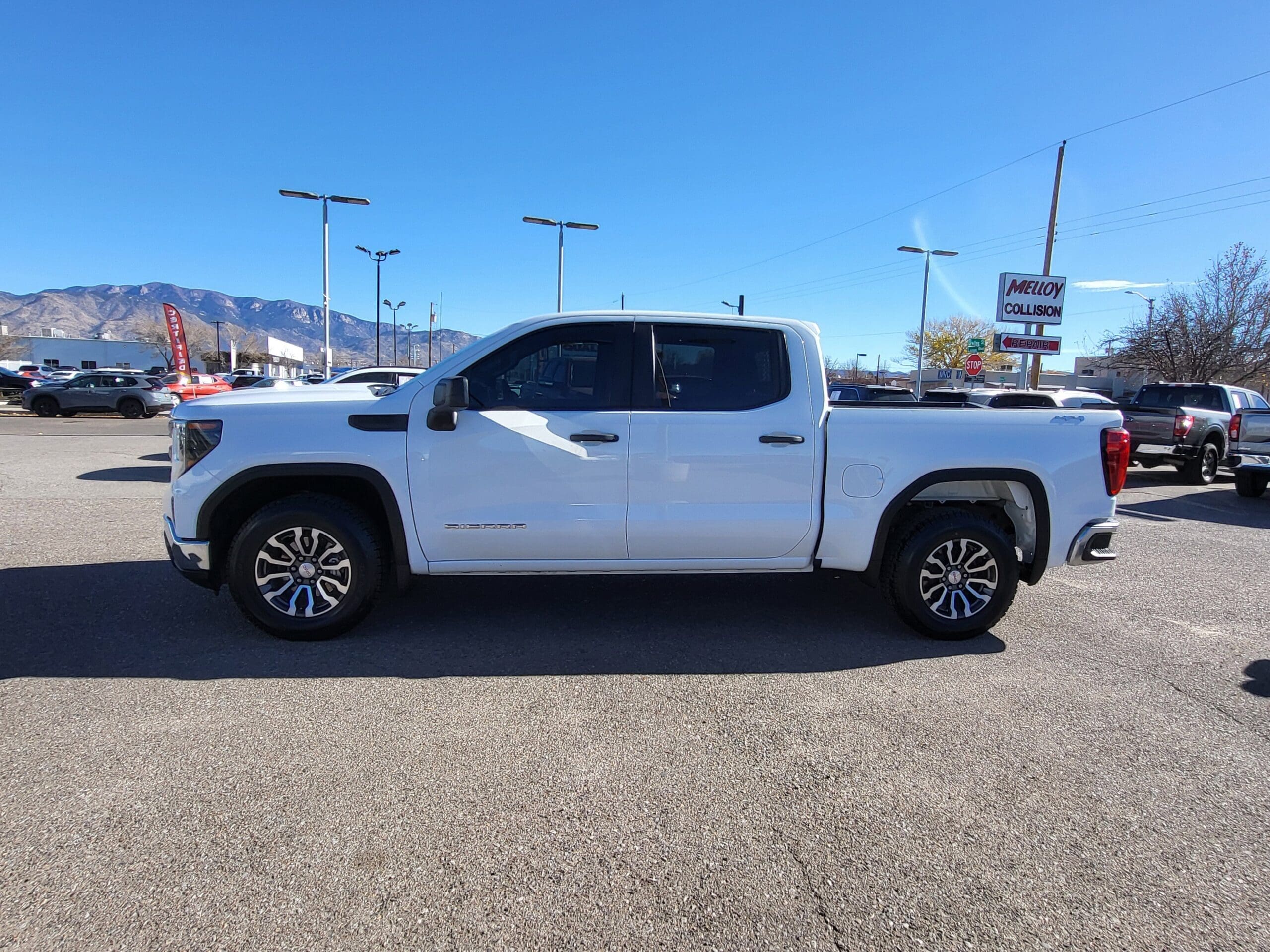 2023 GMC Sierra 1500 - Image 2