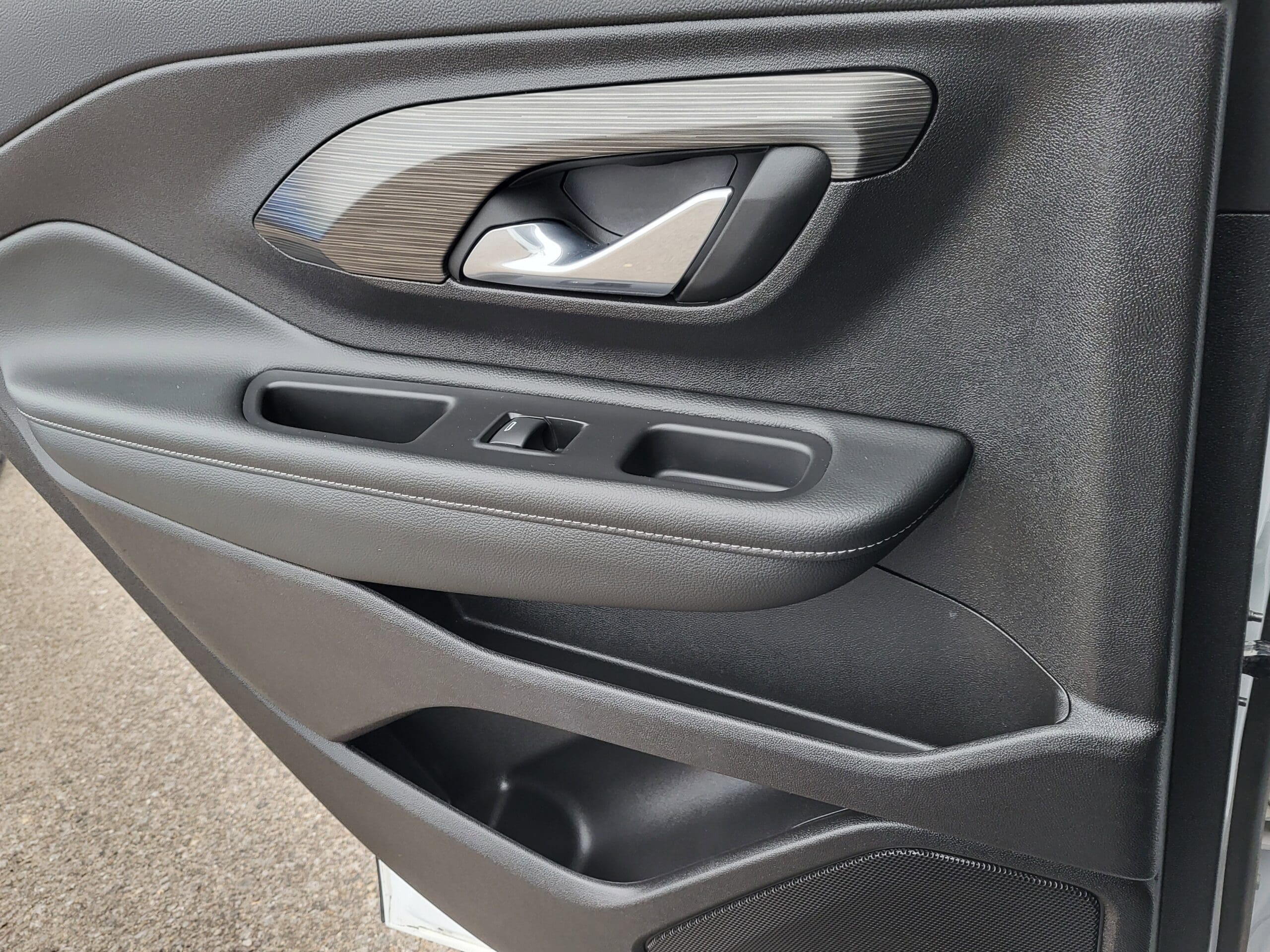 2024 GMC Terrain - Image 11