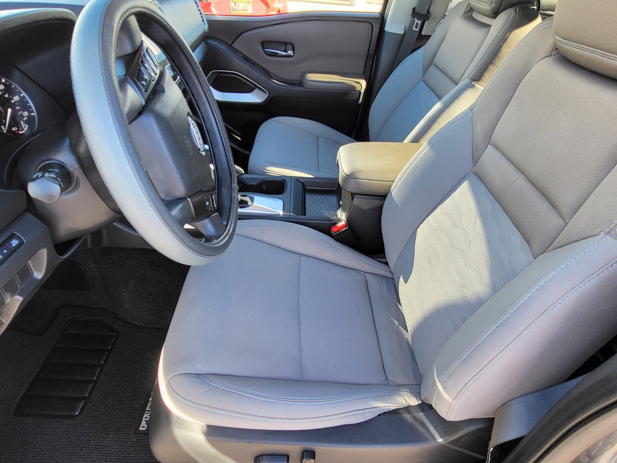 2022 Nissan Frontier - Image 8