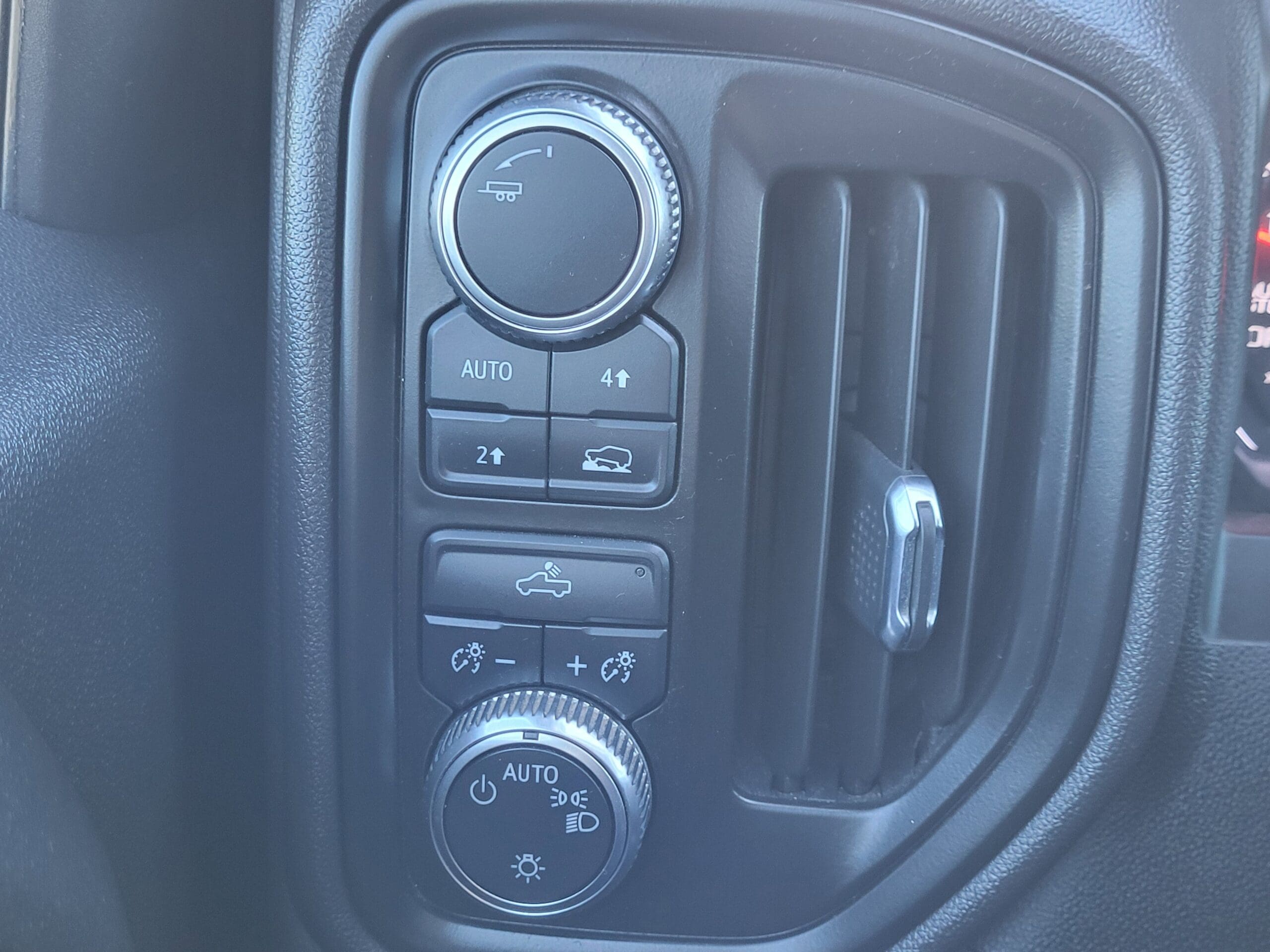 2023 GMC Sierra 1500 - Image 27