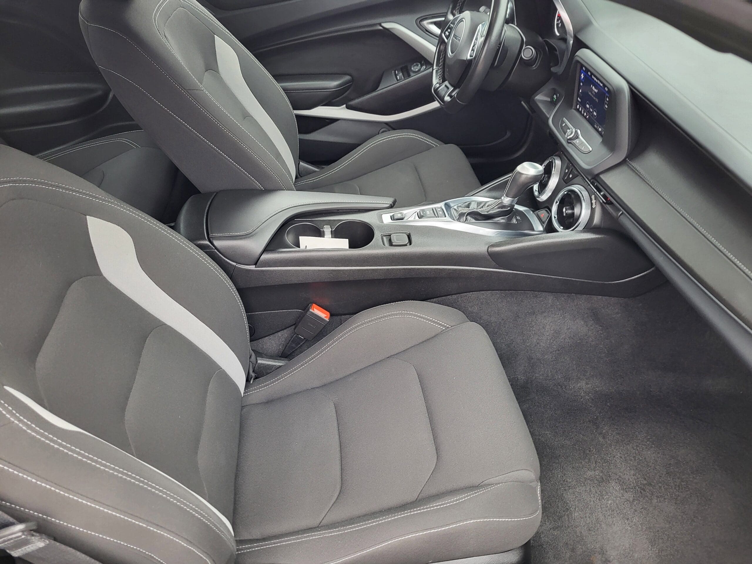 2023 Chevrolet Camaro - Image 13