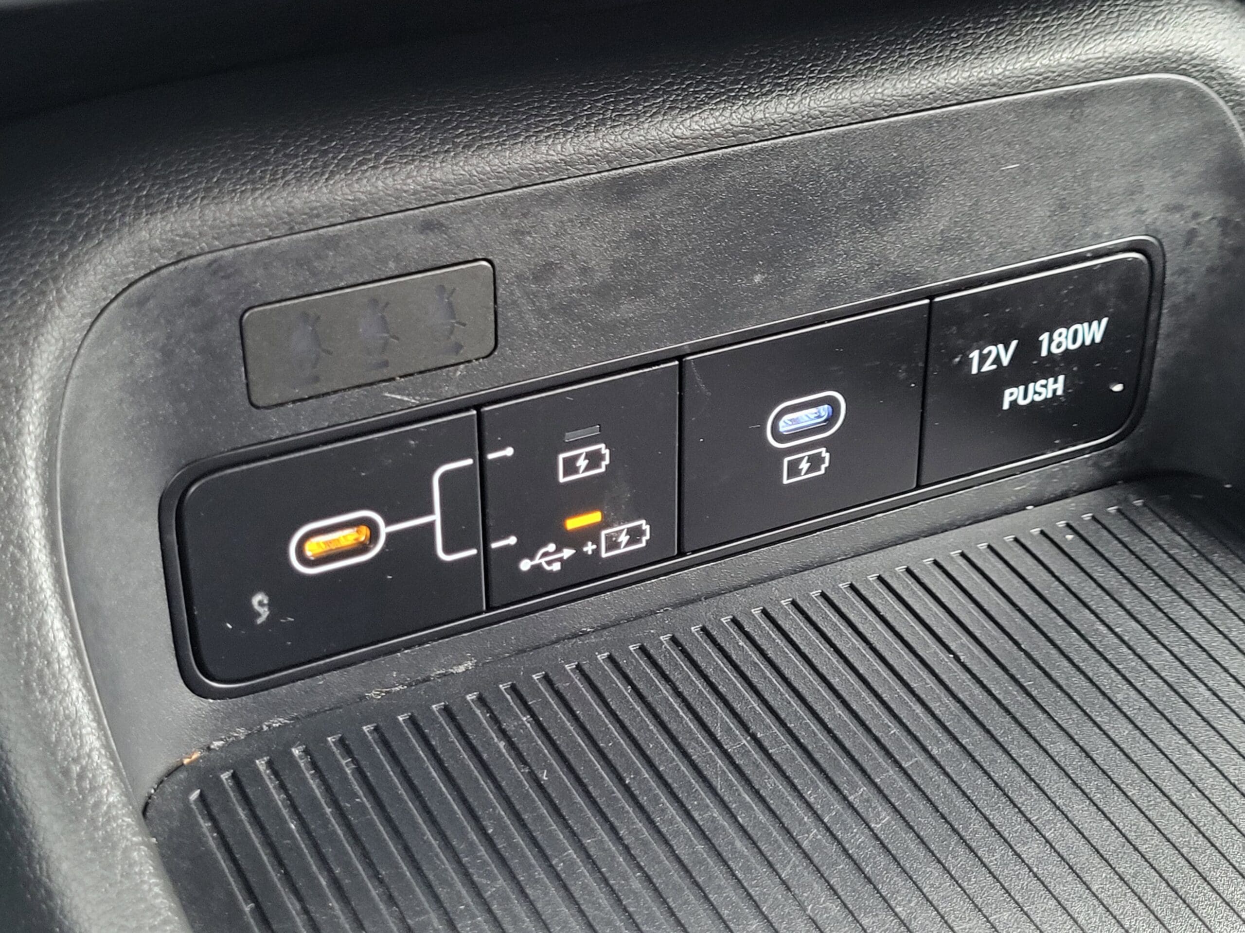 2024 Hyundai Kona - Image 25