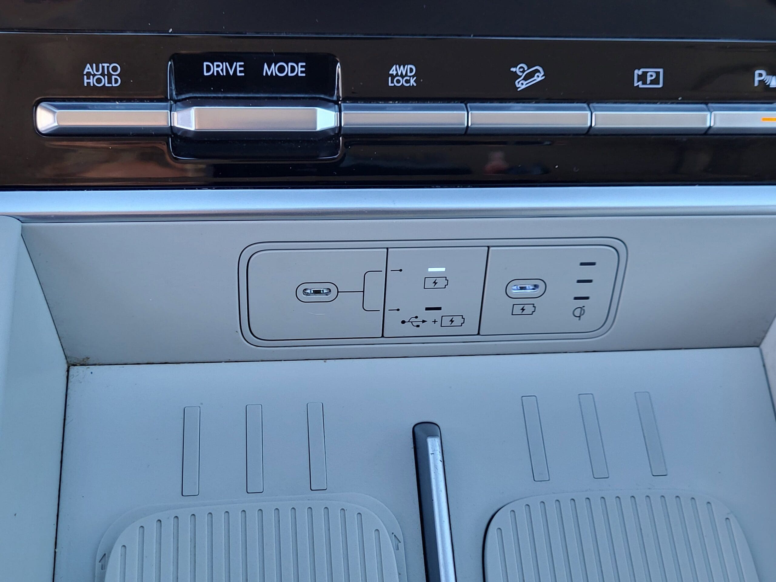 2025 Hyundai Santa Fe Hybrid - Image 27