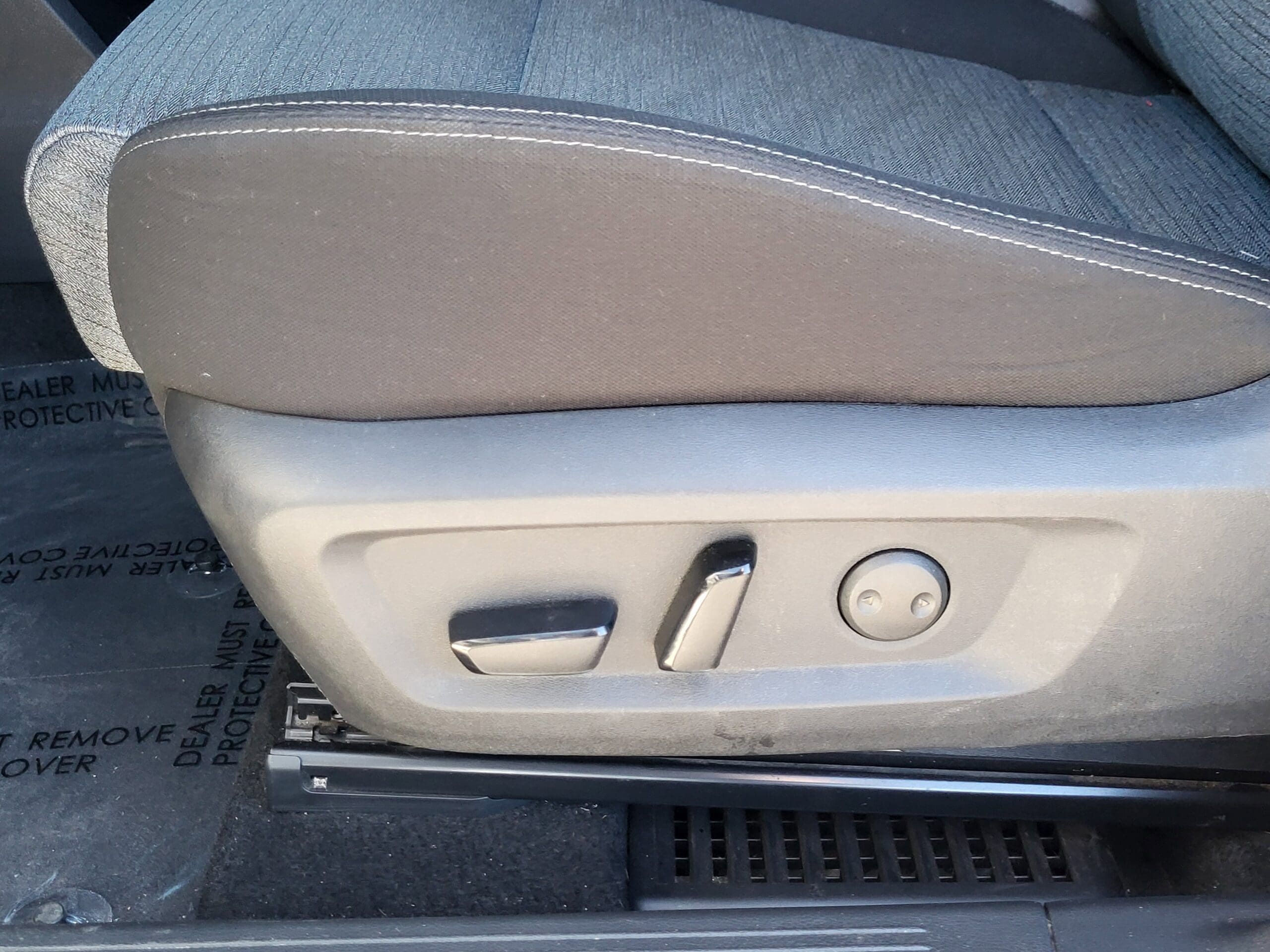 2023 Nissan Rogue - Image 7