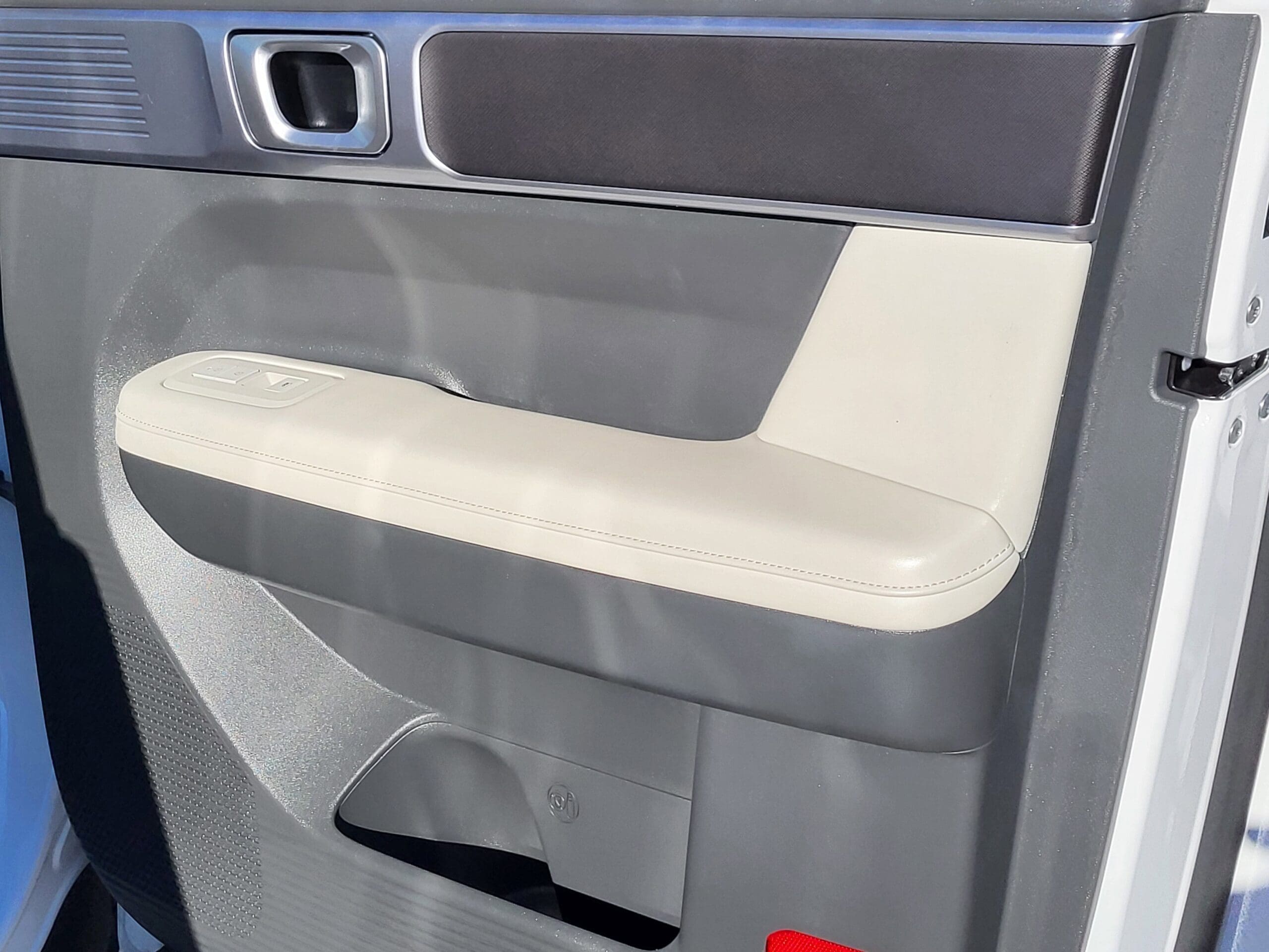 2025 Hyundai Santa Fe Hybrid - Image 17