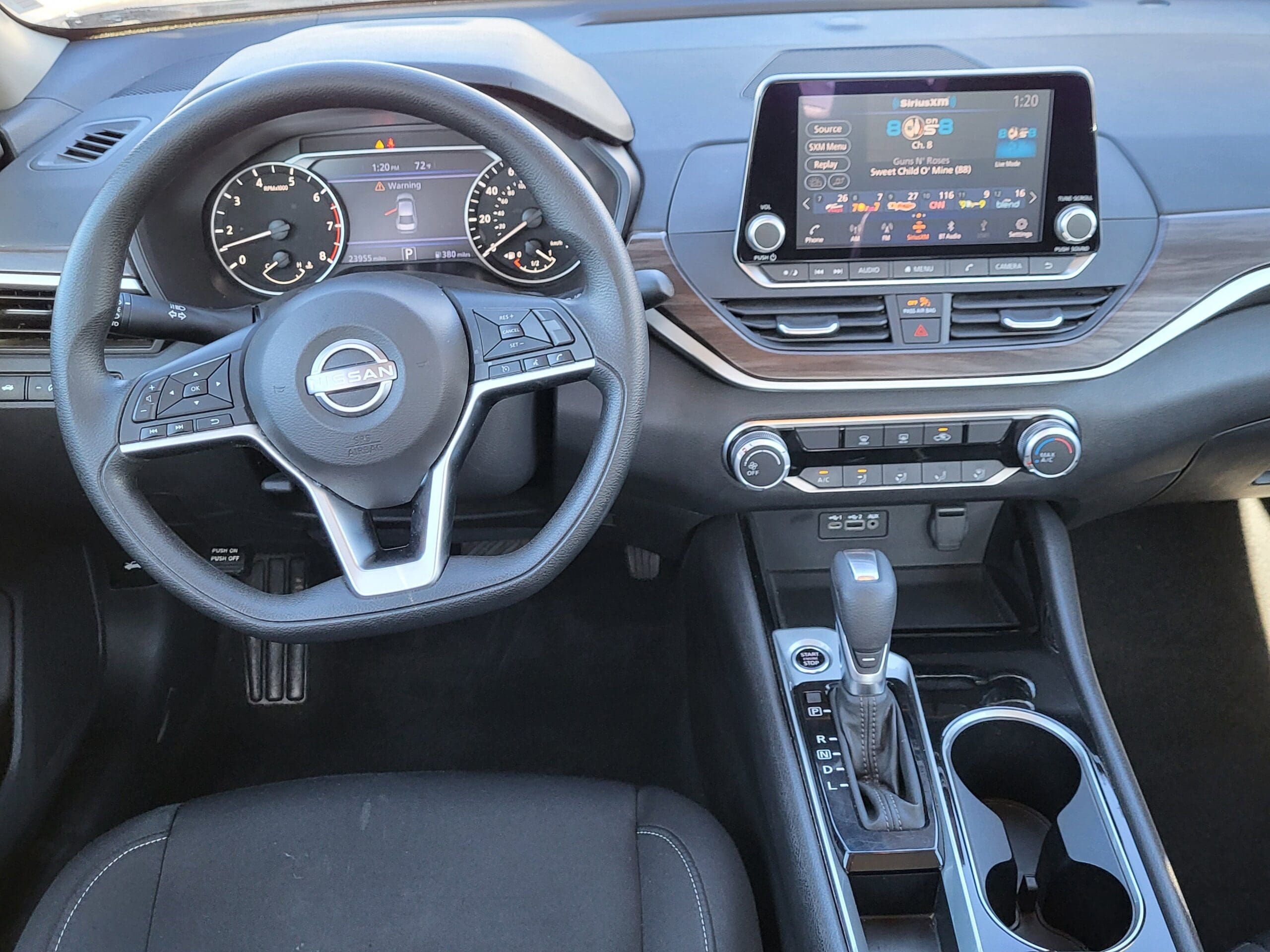 2024 Nissan Altima - Image 10