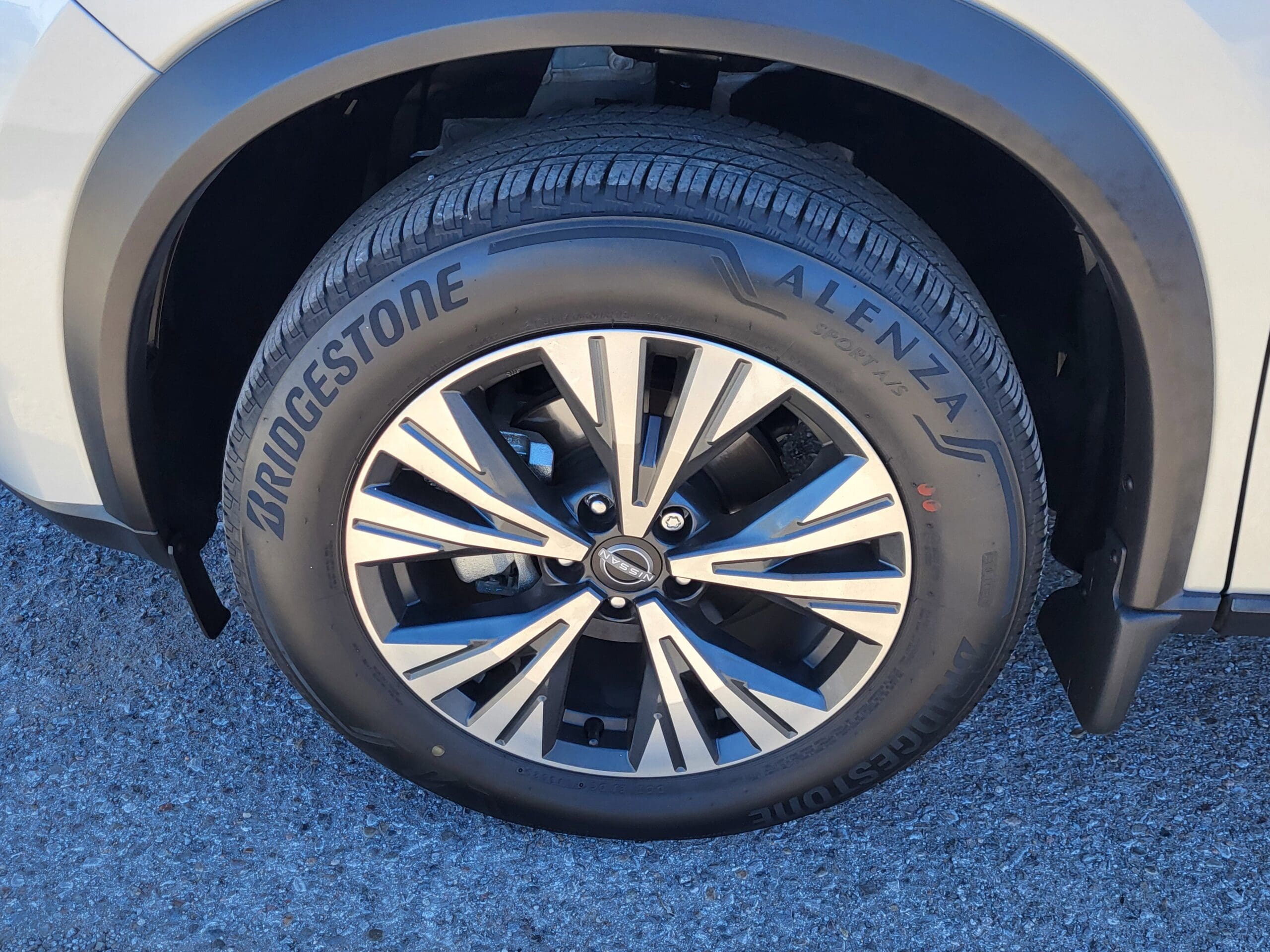 2023 Nissan Rogue - Image 18