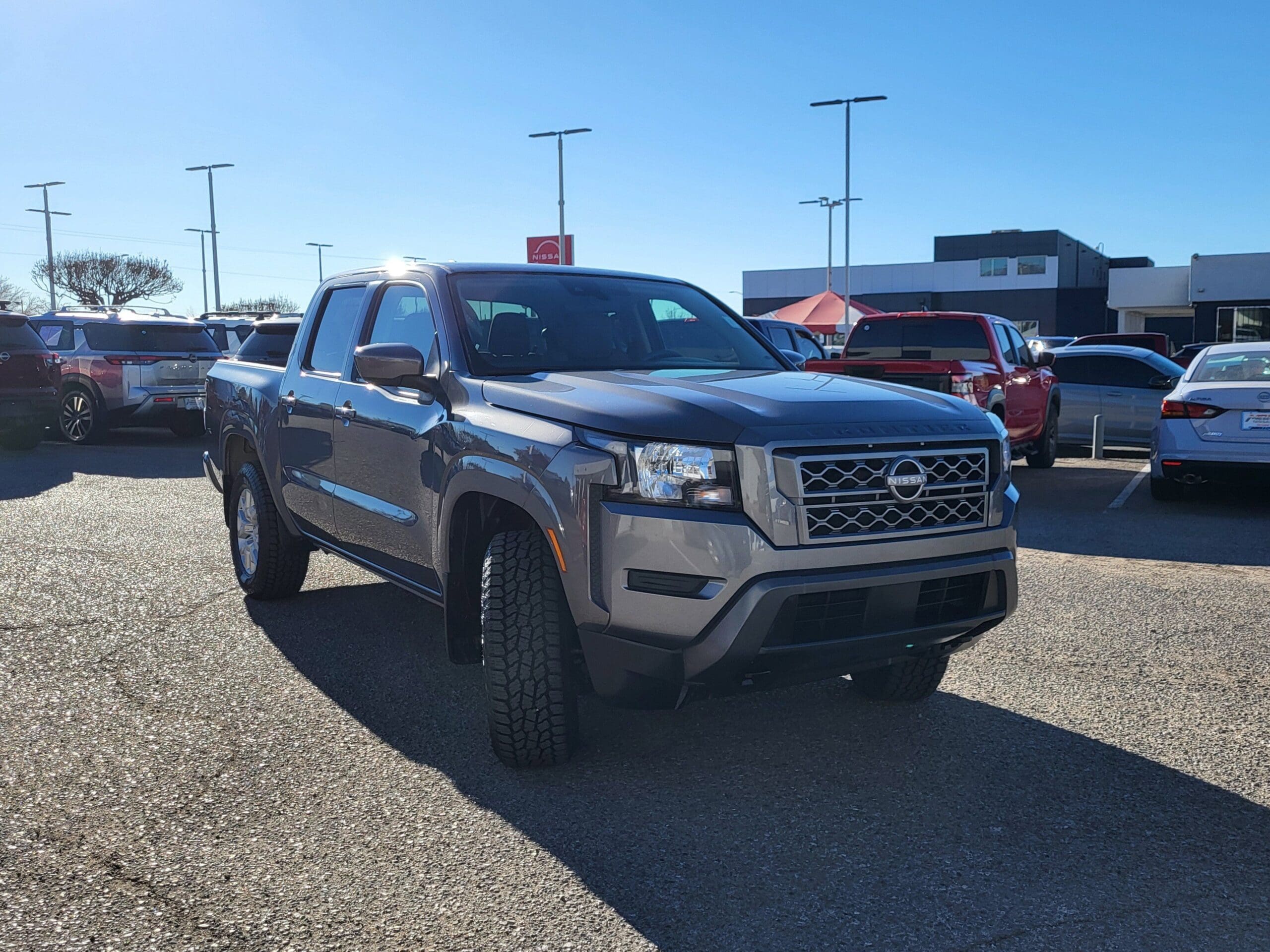 2022 Nissan Frontier - Image 4