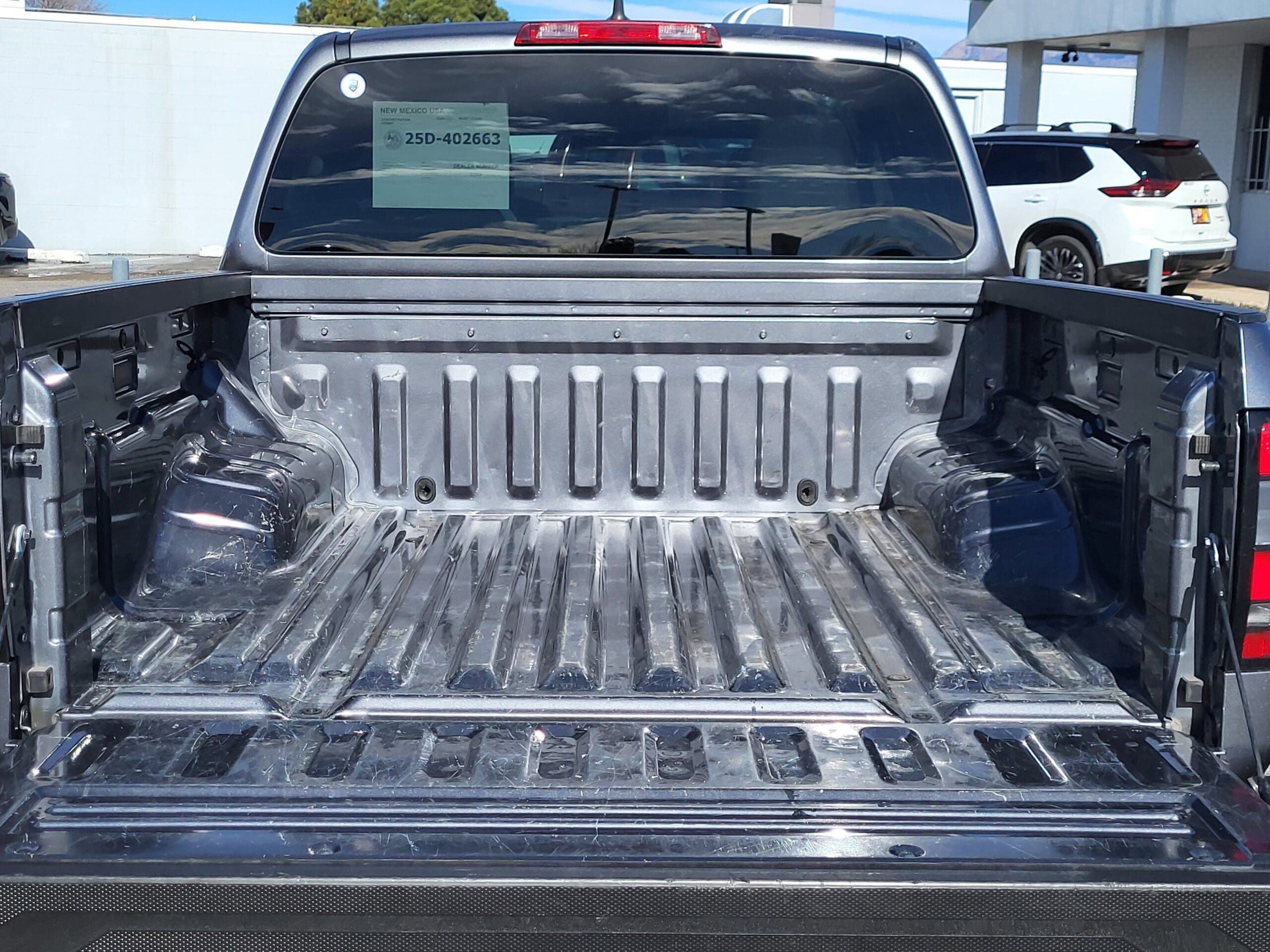 2023 Nissan Frontier - Image 15