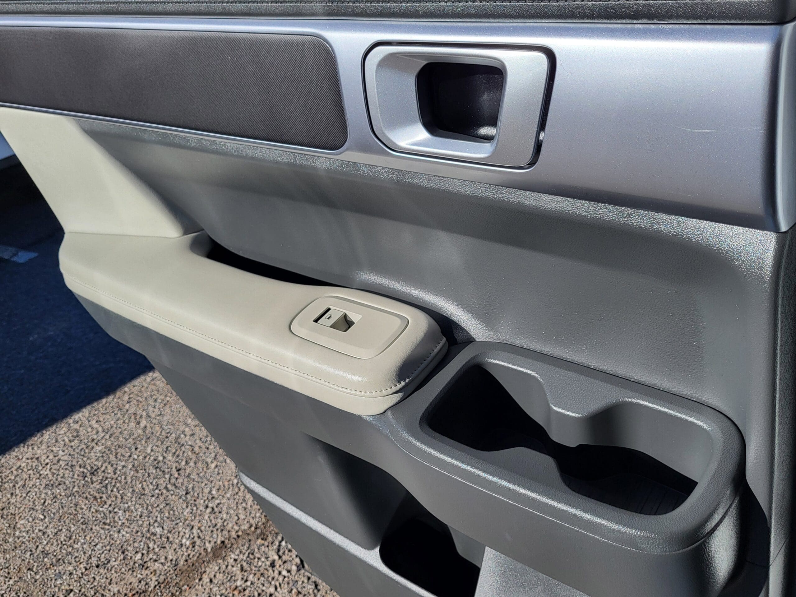 2025 Hyundai Santa Fe Hybrid - Image 11