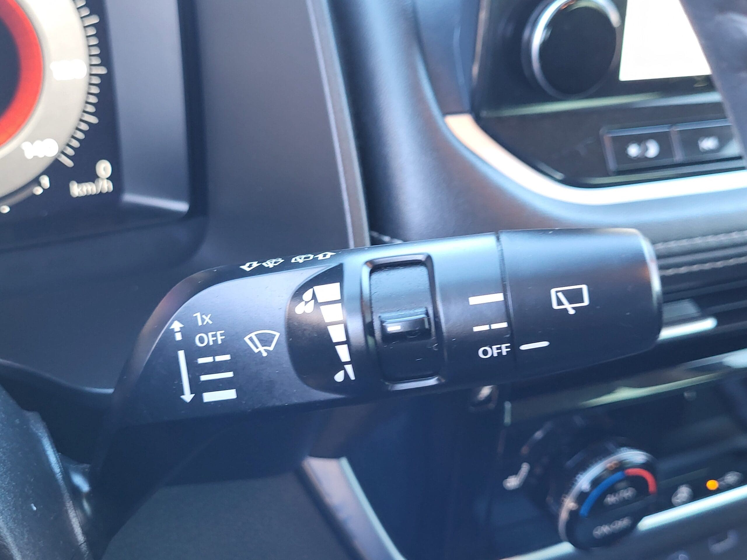 2023 Nissan Rogue - Image 28